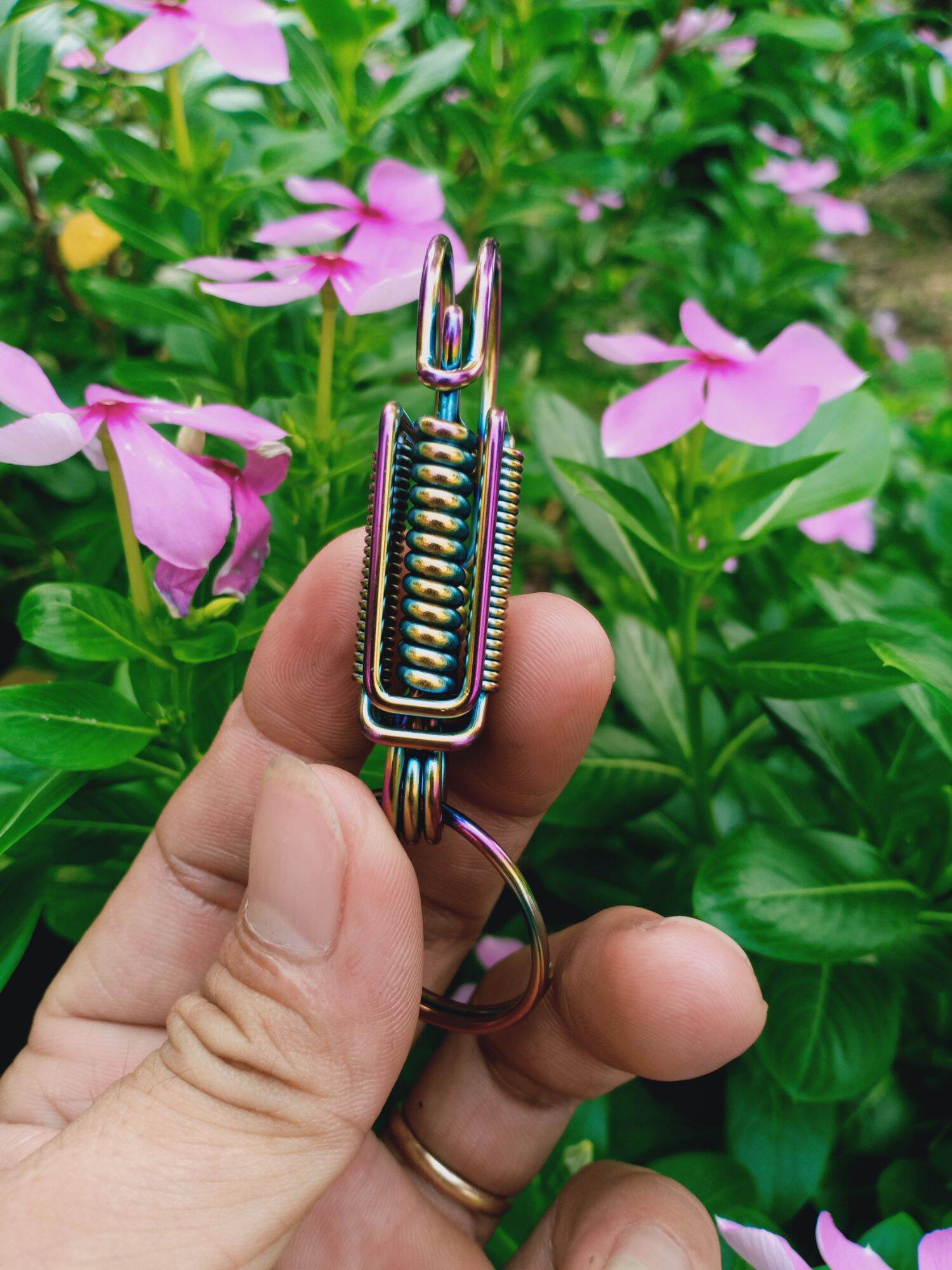 combo sản phẩm 2 móc khóa inox mạ Titan