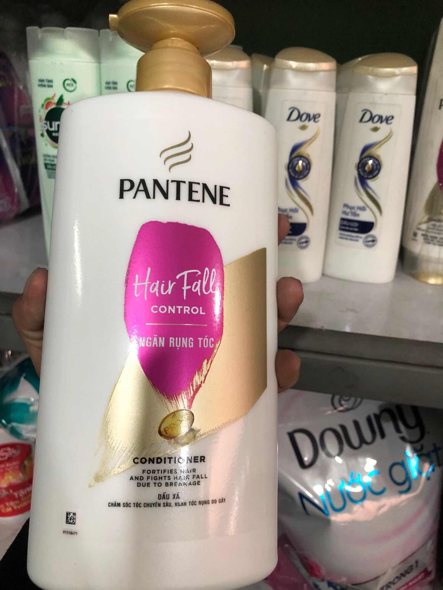 Dầu xã Pantene ngăn rụng tóc chai 650ml