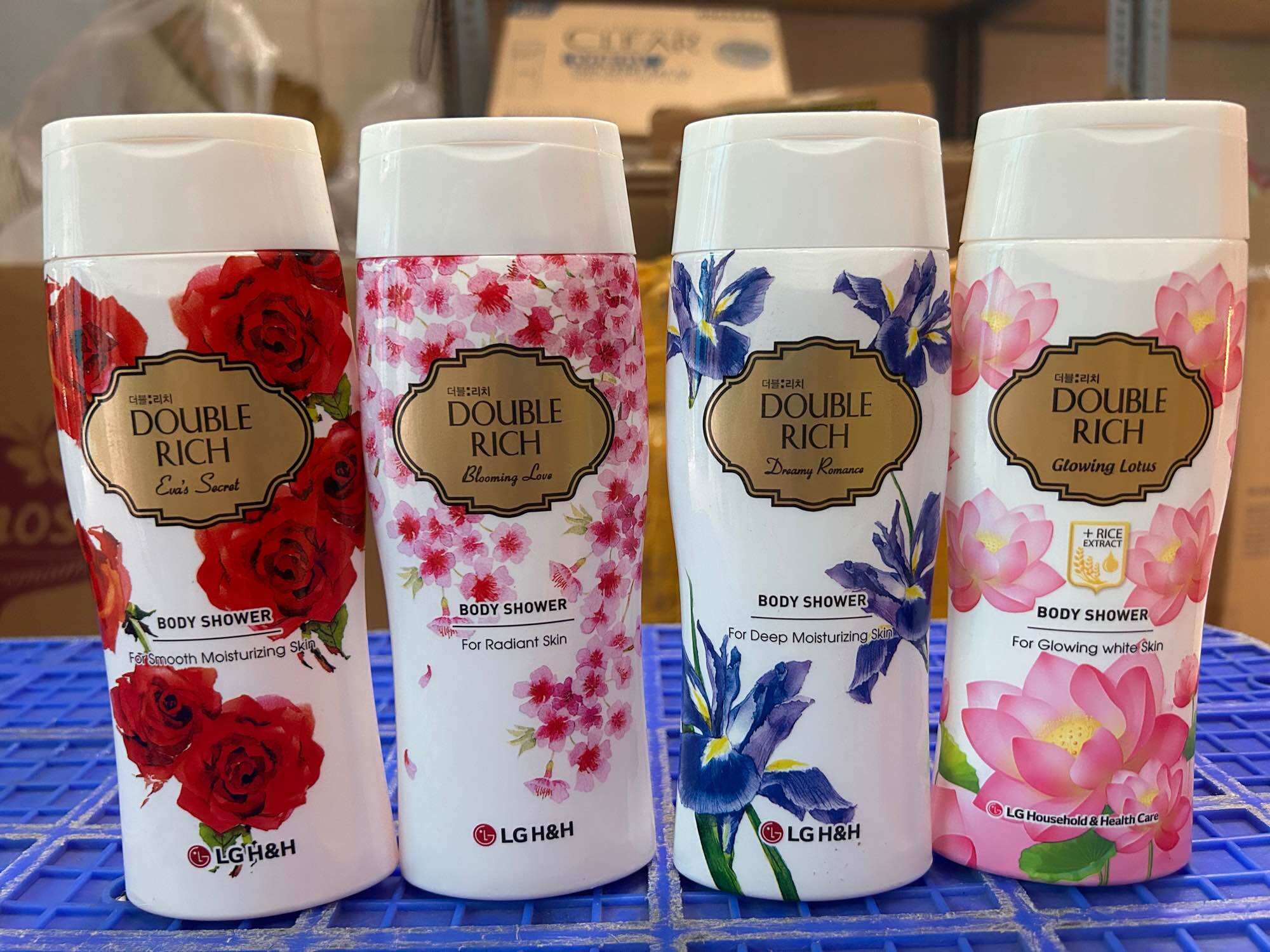 Có 4 mùi - sữa tắm double rich hương hoa 200g