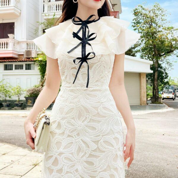 Váy ren nổi phối nơ cổ