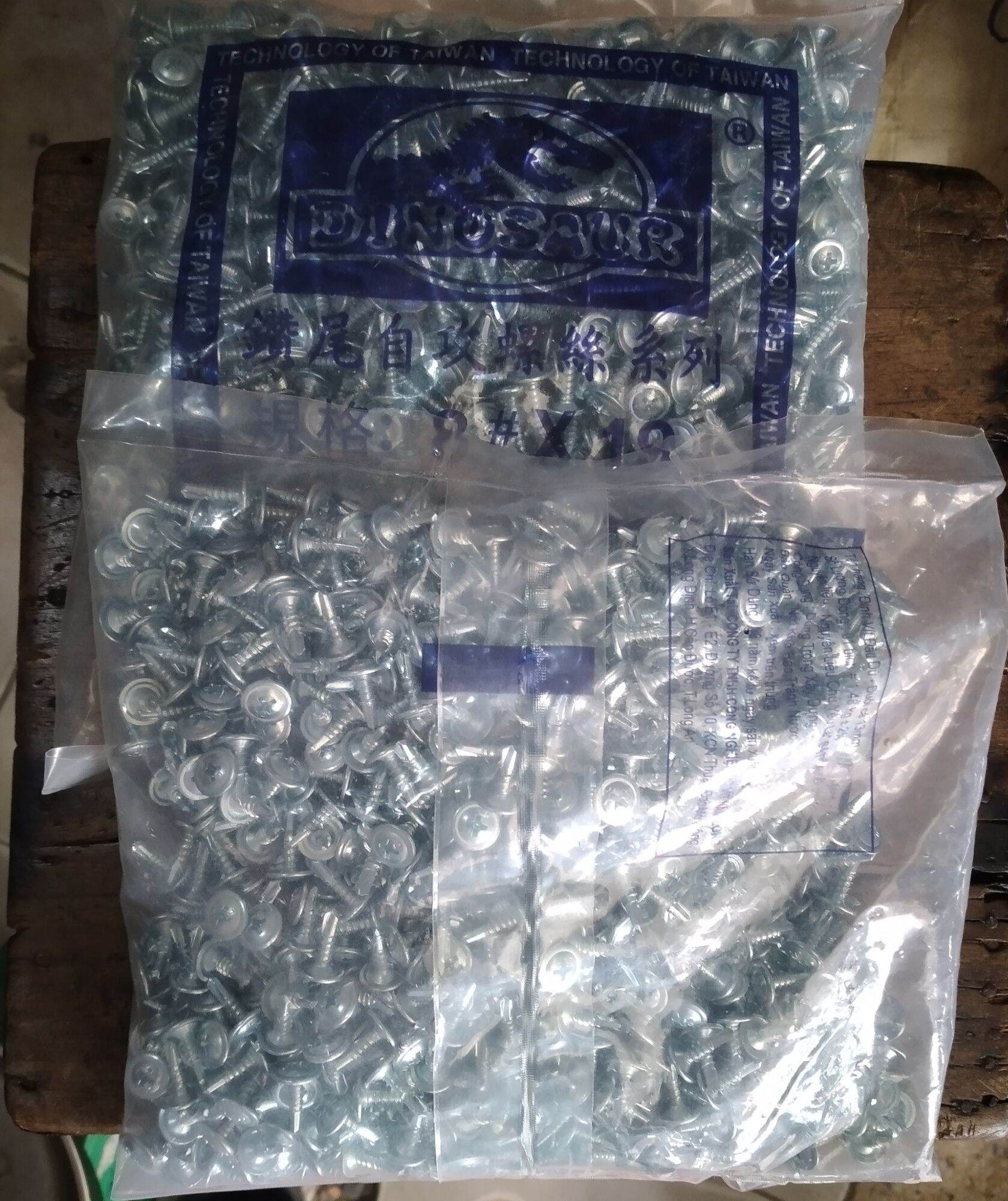 1 bịt vít đầu dù bắn sắt, kẽm dài 1,9cm loại tốt nặng 1,7kg