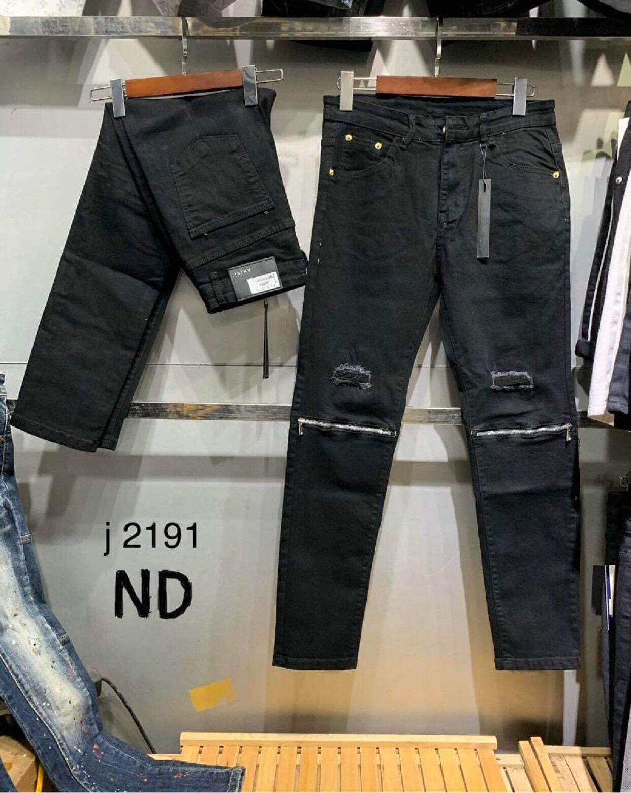 Quần bò nam đen trơn rách gối, quần jean nam hai khoá rách gối M22160