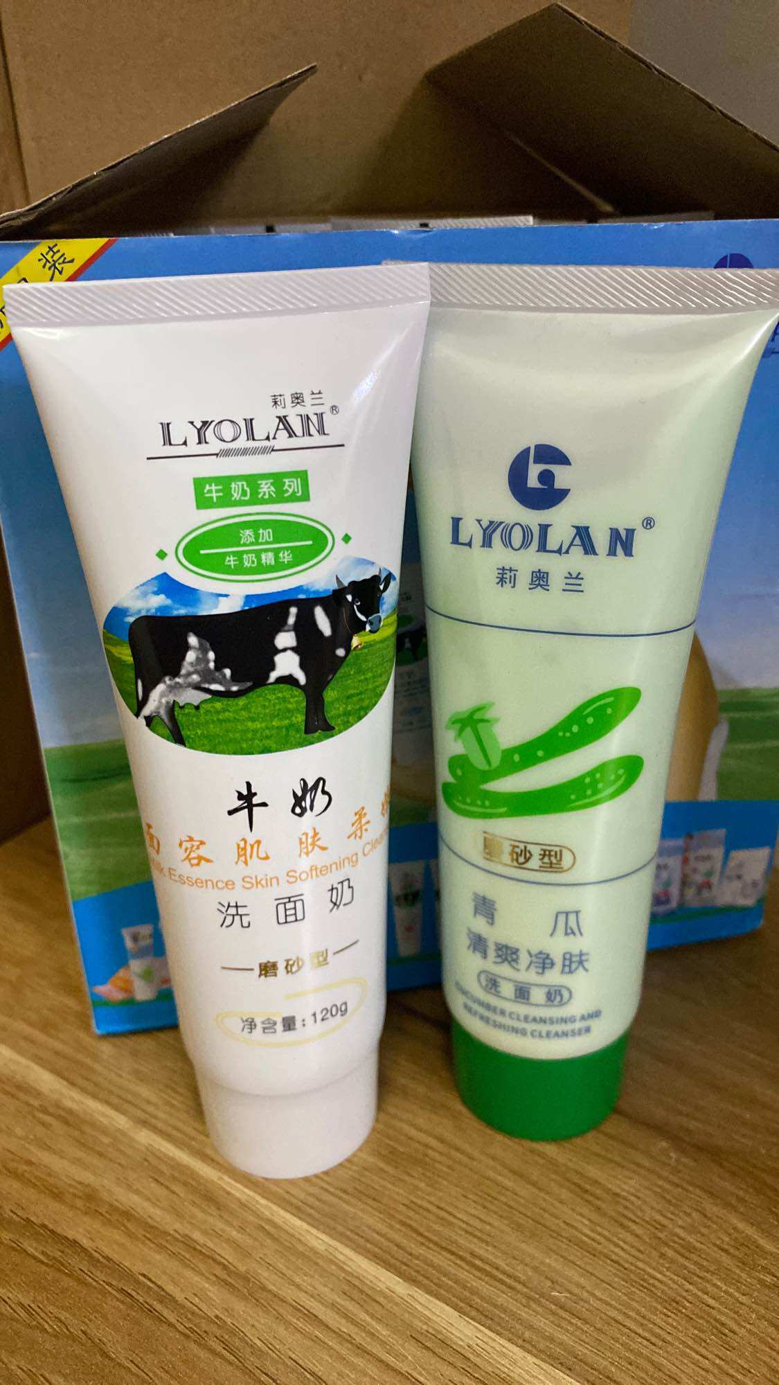 Sữa rửa mặt sữa bò - dưa leo lyolan 120gr