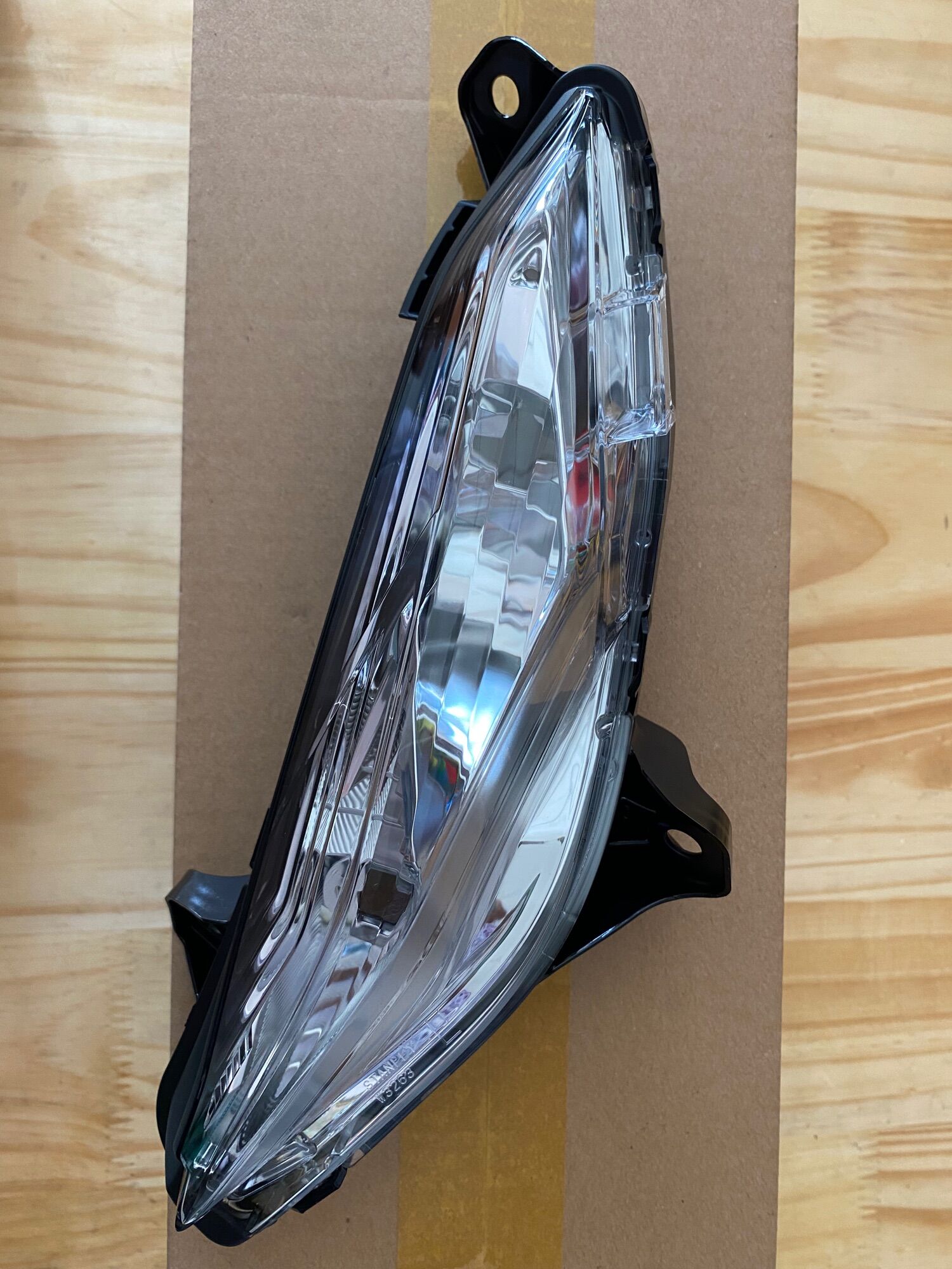 Đèn xi nhan trước trái winner 33460k56v01