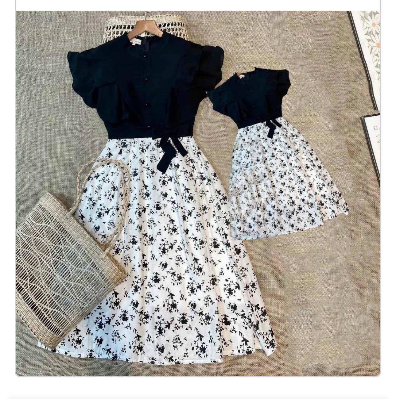 Đầm hoa nhí có size mẹ & bé