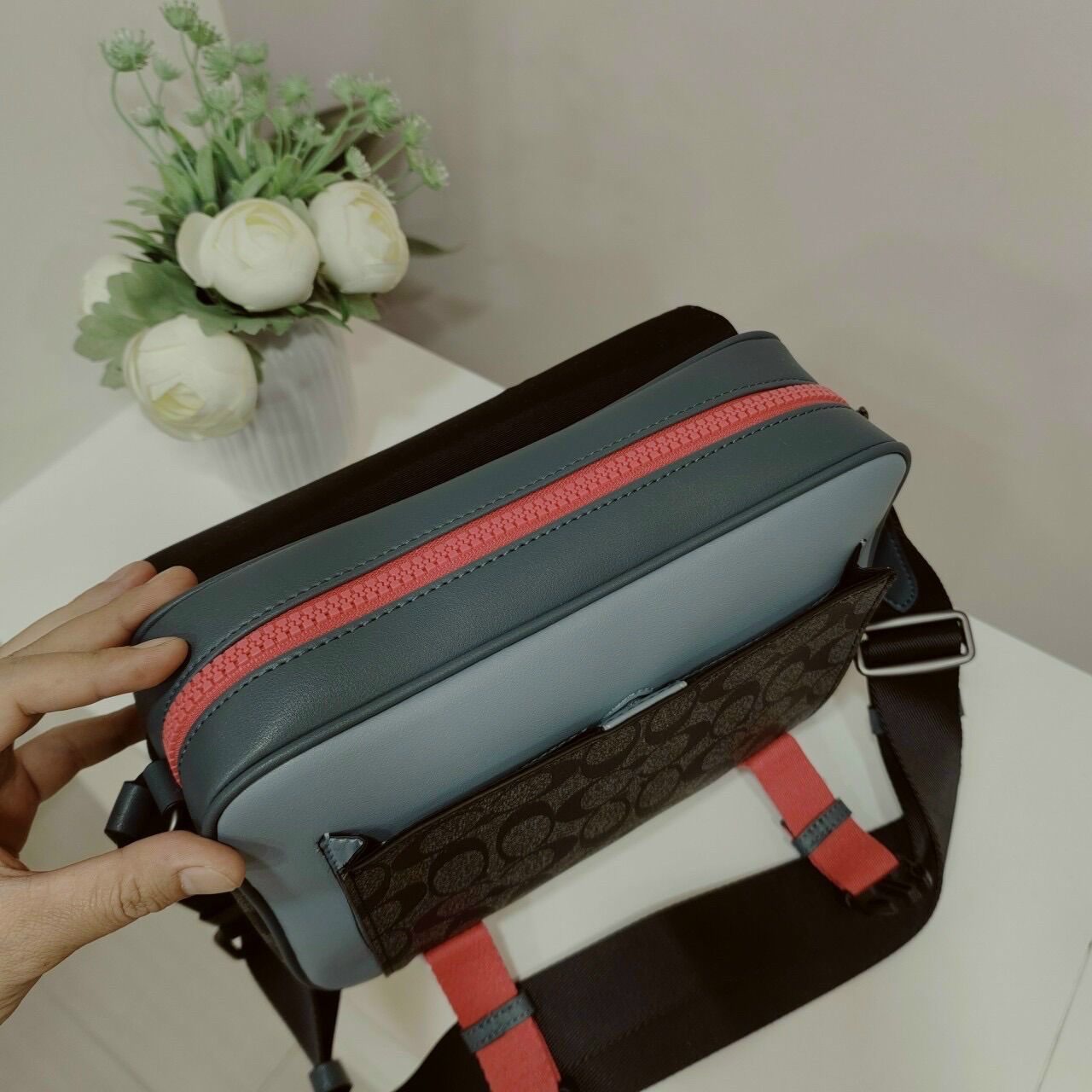 Túi đeo chéo nam Coach Track Crossbody