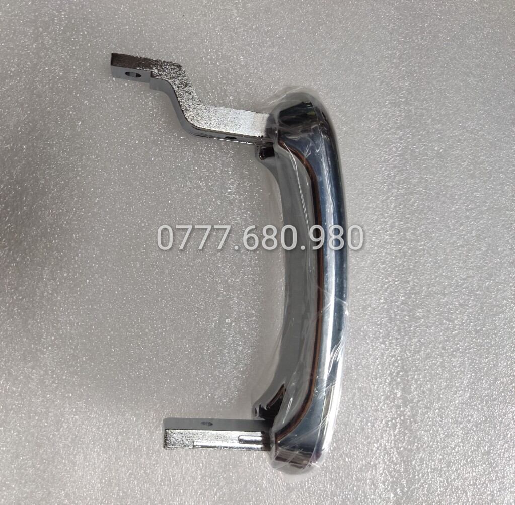 TAY MỞ CỬA SAU LÙA TRONG KIA CARNIVAL