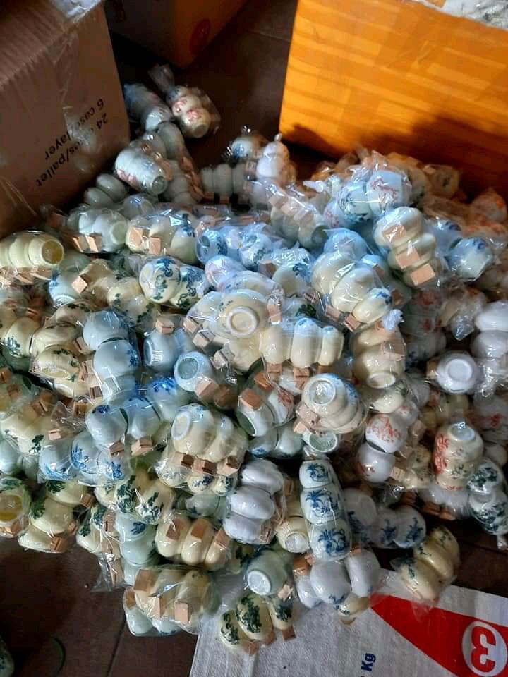 cóng sứ chào mào