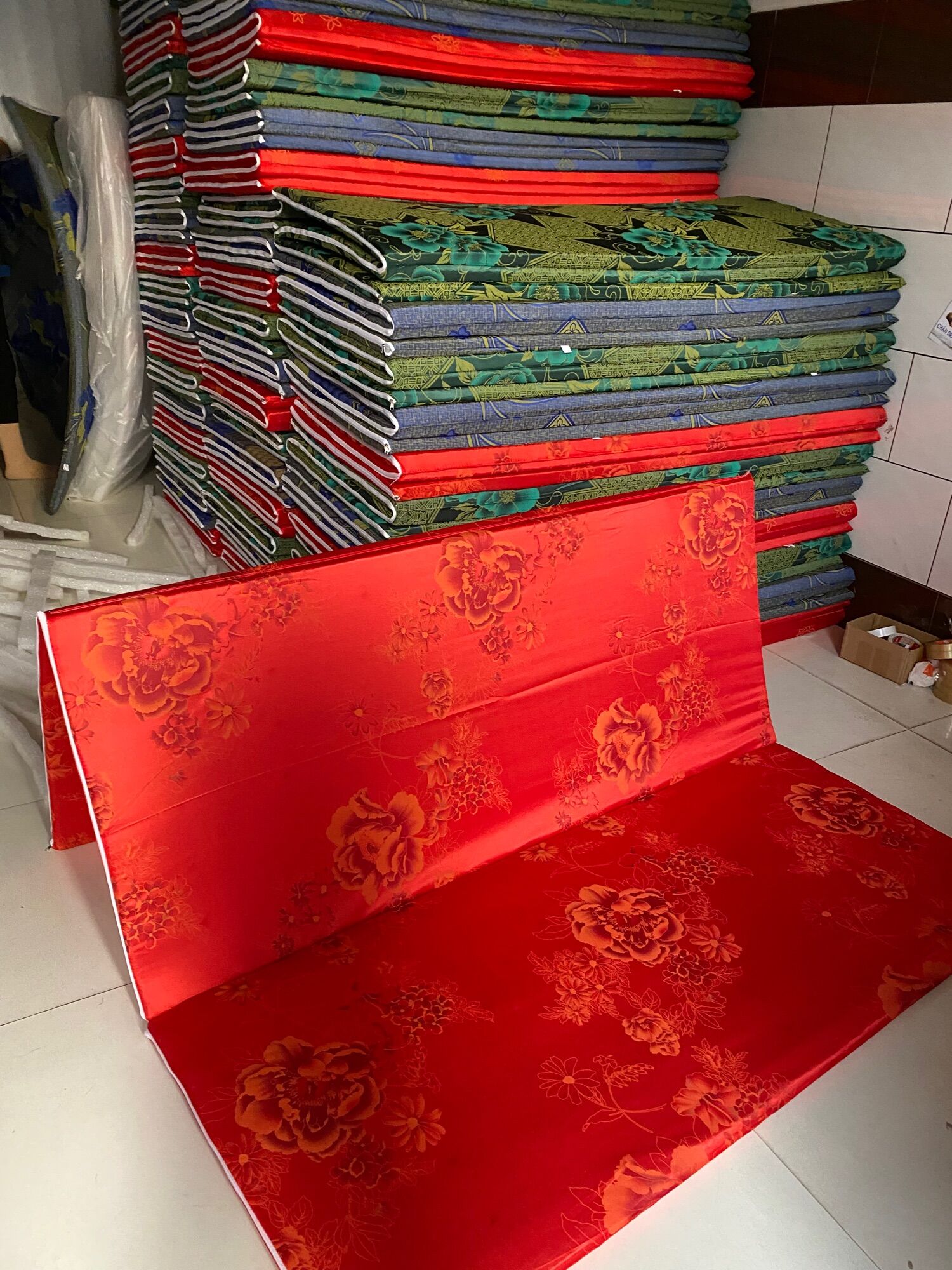 Nệm xếp PE (dày 3 cm) kích thước (1m4 *2m )nệm gấp 3 tấm