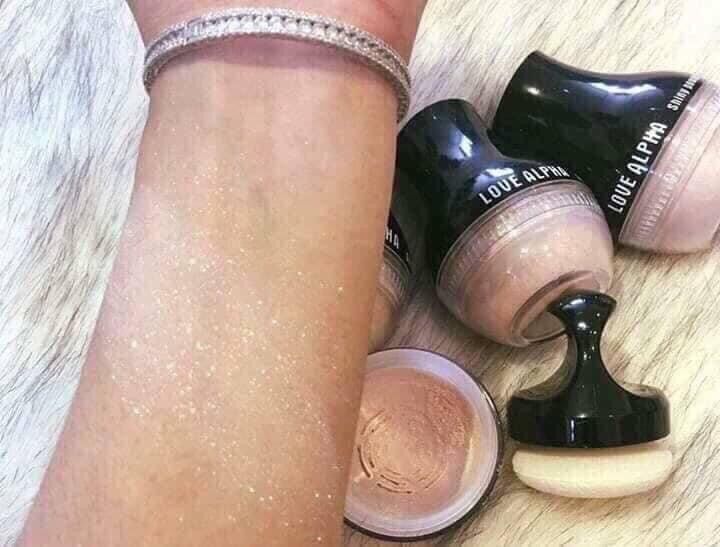 Phấn phủ bột Love Alpha ánh siêu mịn