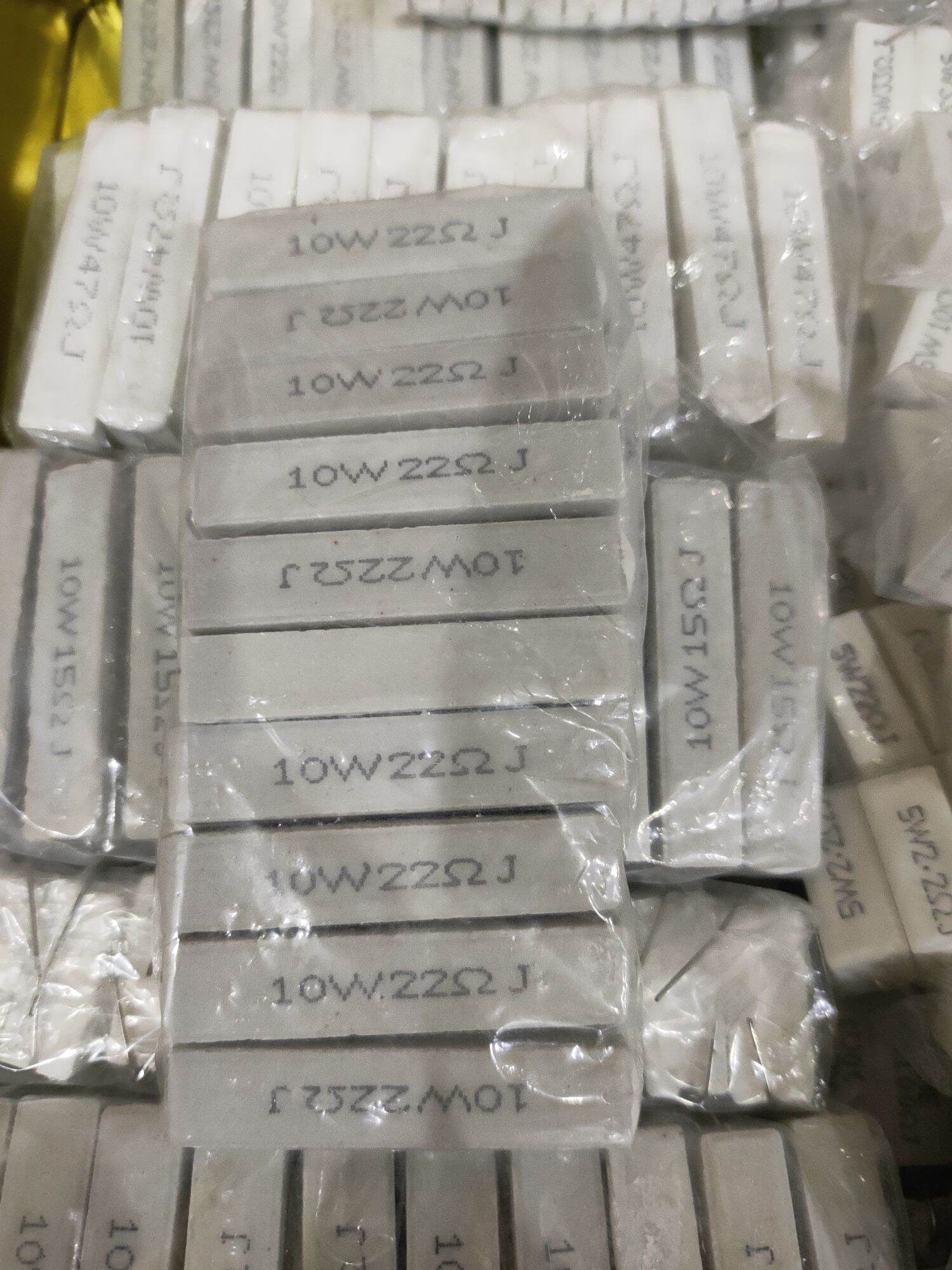 10 điện trở sứ 22 om 10w
