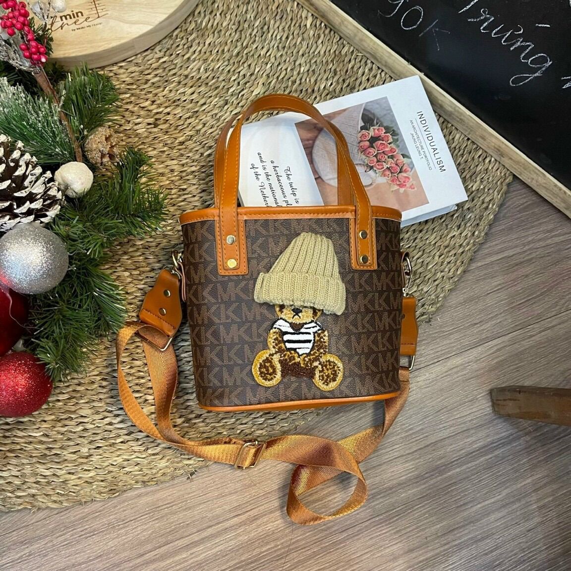 Túi xách công sở gấu mới size 25