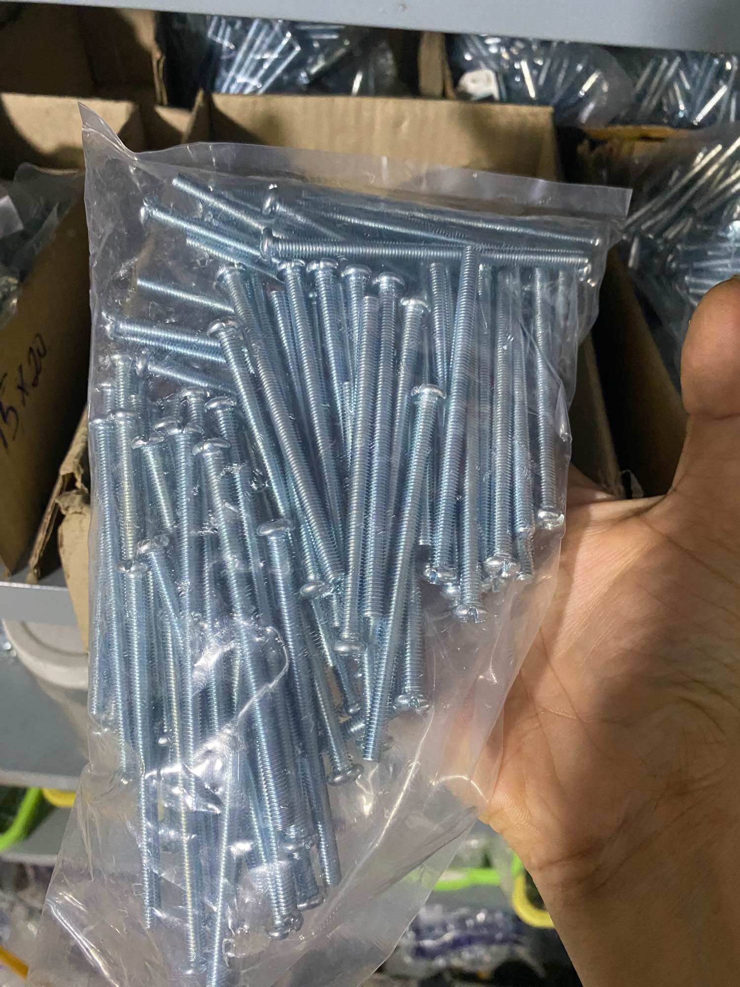 Combo 100bộ bu lông+tán m4 đầu +