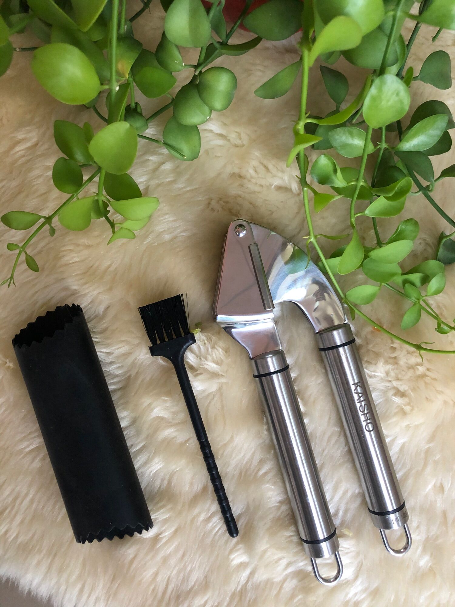 Dụng cụ ép tỏi Kaisho Japan, inox sáng bóng