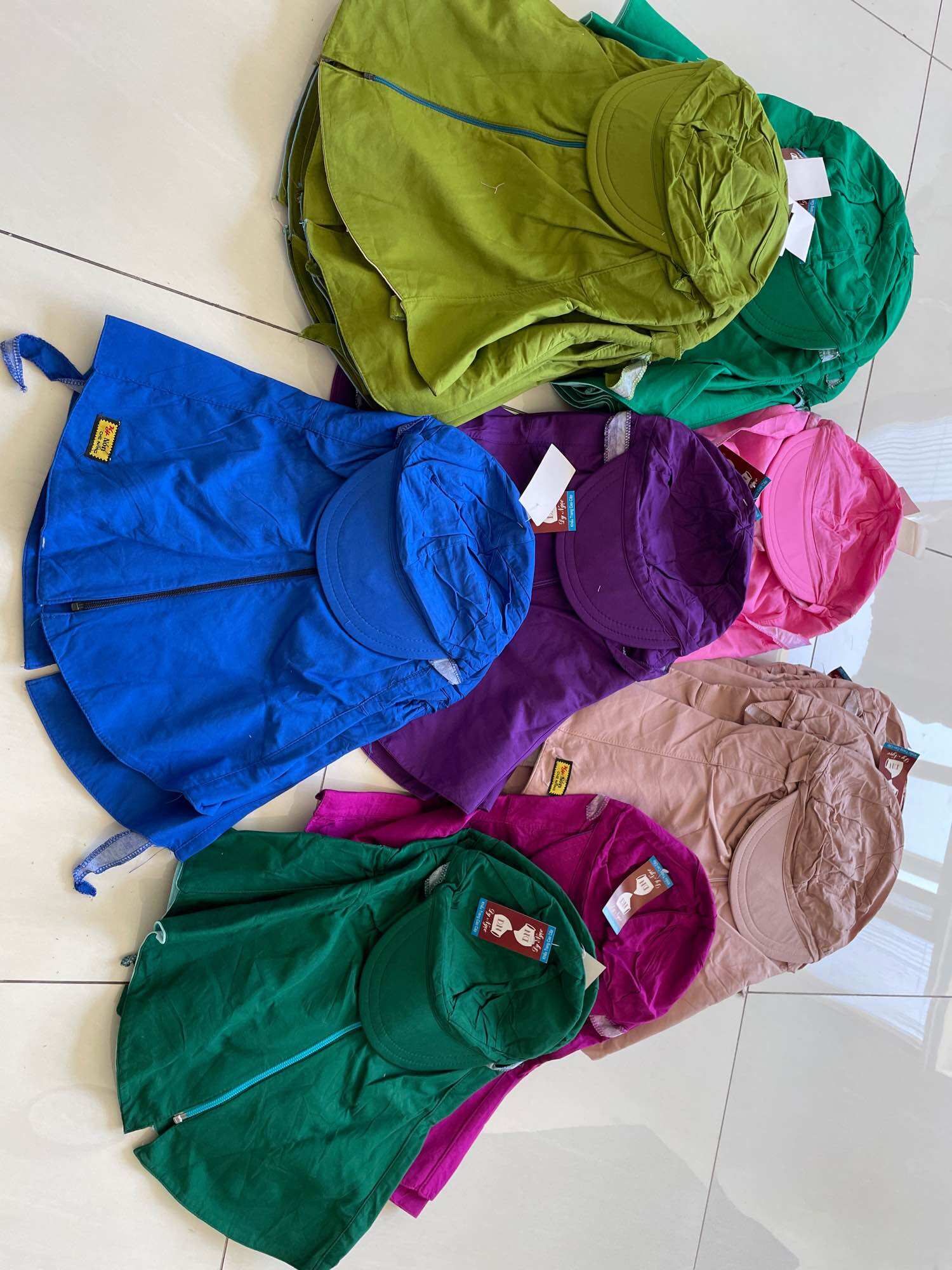 Khẩu trang nón Duy Ngọc chất liệu cotton màu thoáng mát đội kèm mũ bảo hiểm thích hợp mọi thời tiết chọn màu ngẫu nhiên