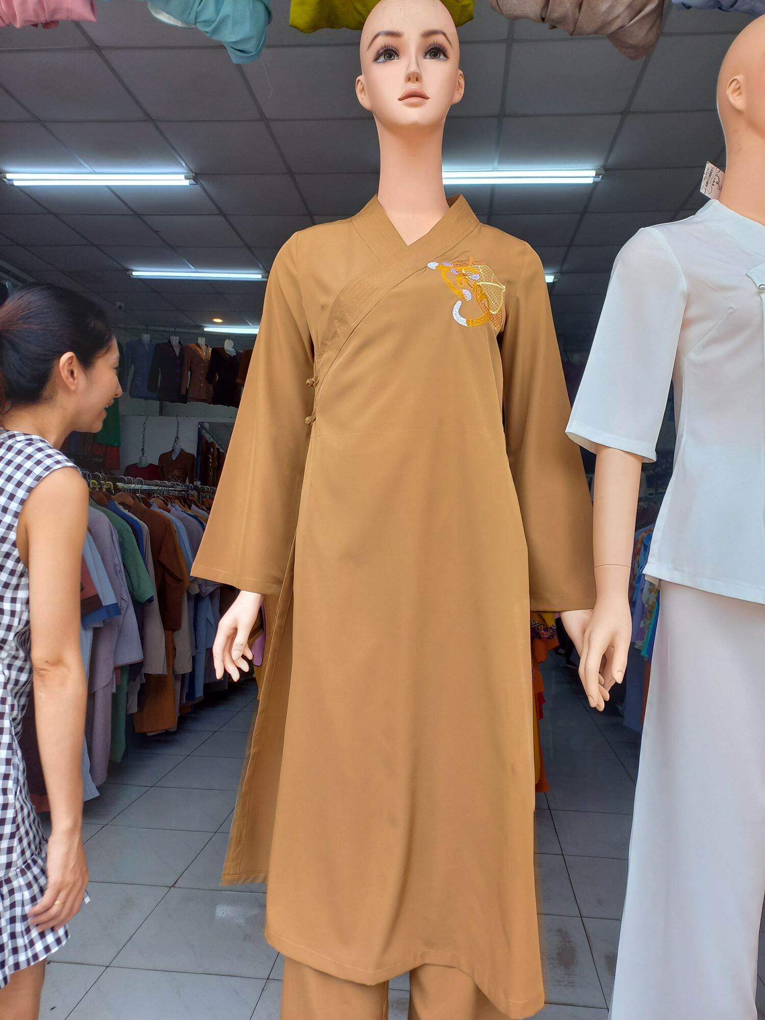Đồ lam đi chùa- bộ áo tràng thêu vải kate lụa