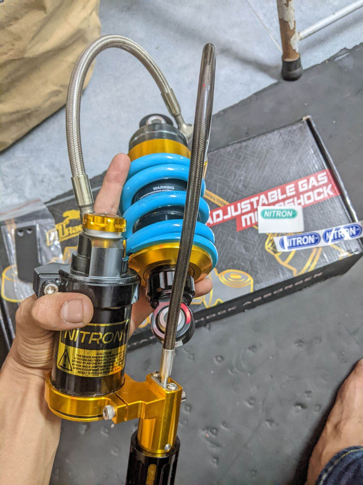 Phuộc Nitron DNA 2 bình dầu tăng chỉnh áp suất gắn cho Ex135 Ex150 Ex155