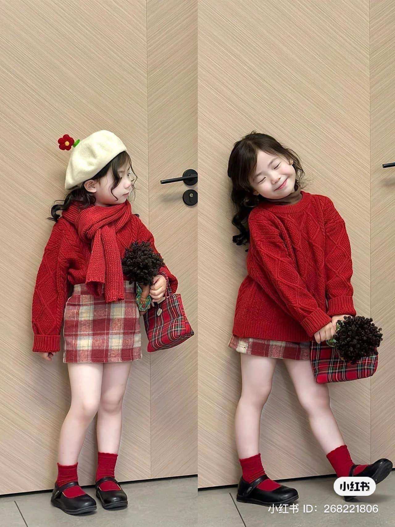 Bộ áo len và chân váy siêu đáng yêu cho bé diện noel , tết