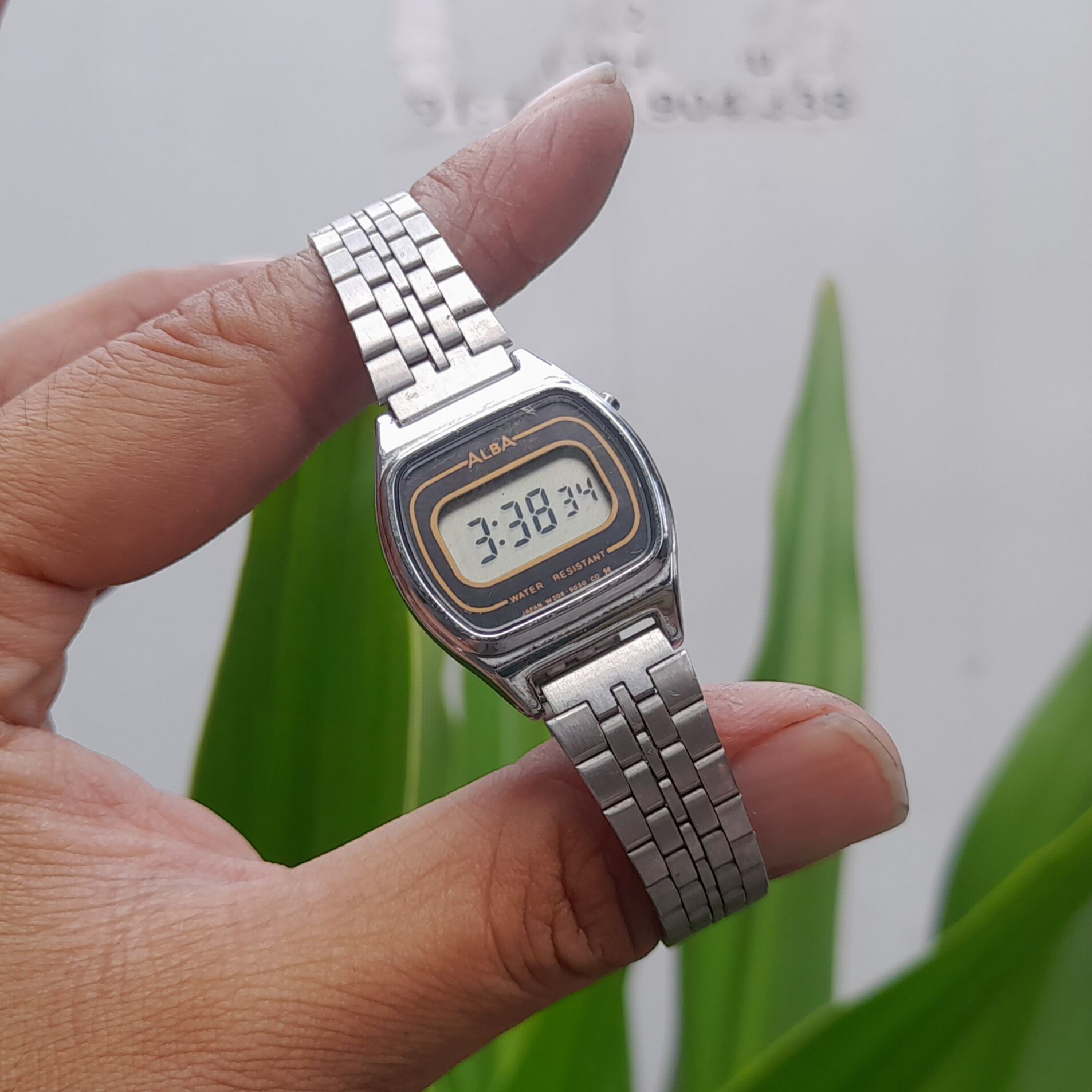 Đồng hồ Nữ ALBA điện tử nhỏ xinh