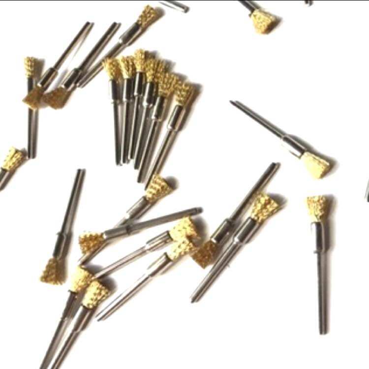 Chổi bút đánh gỉ màu đồng 5mm cán 3mm