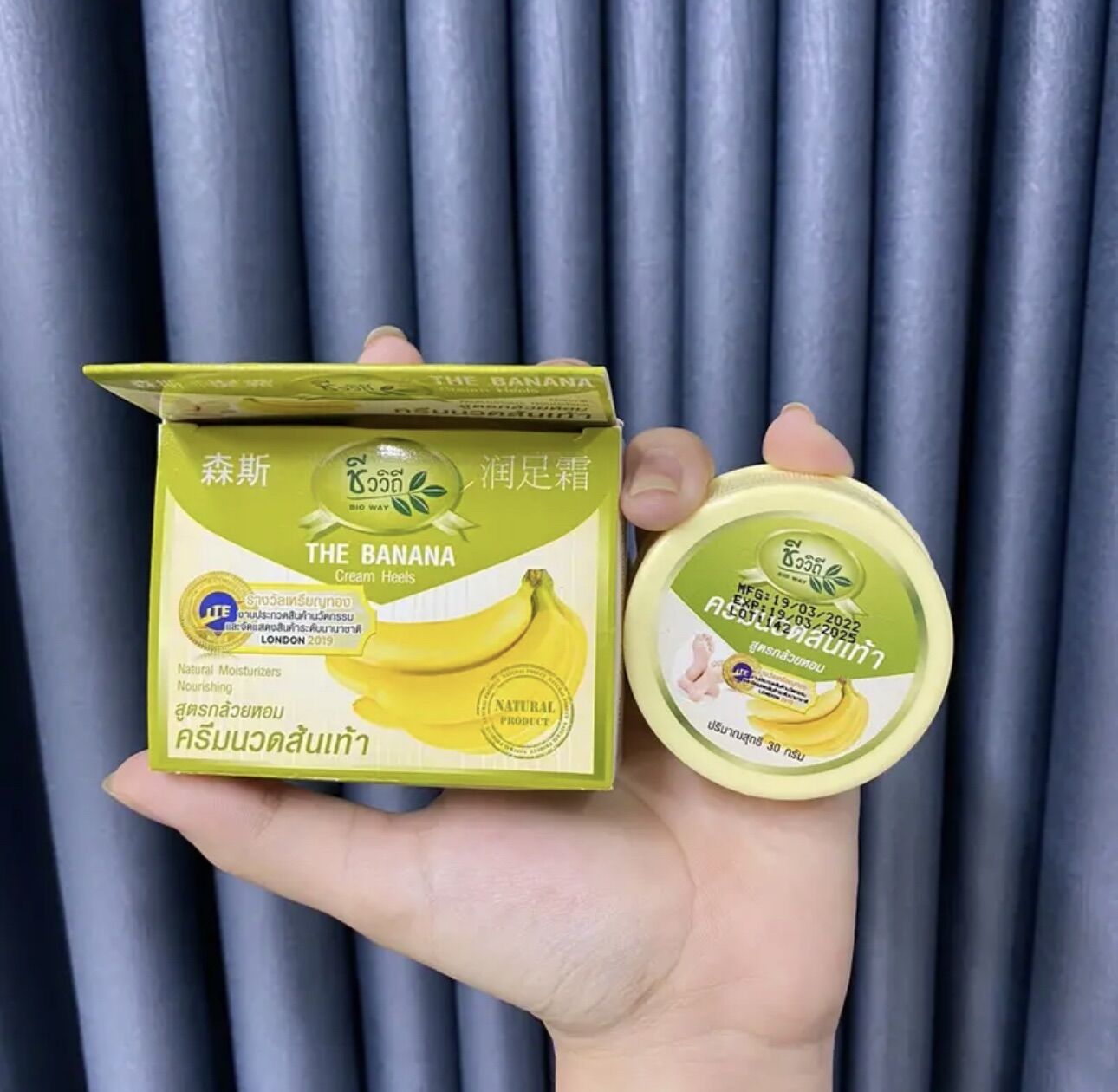 Kem thoa nứt gót chân chuối thái lan