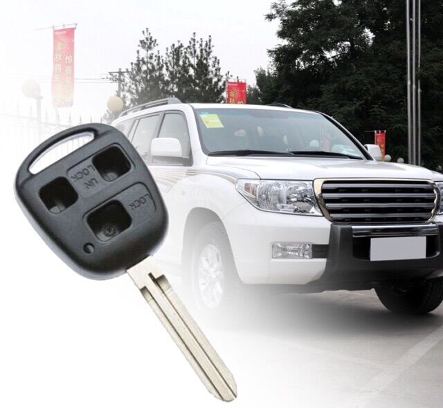 Vỏ chìa khoá xe toyota 3 nút , xe toyota yaris , prado , land cruiser