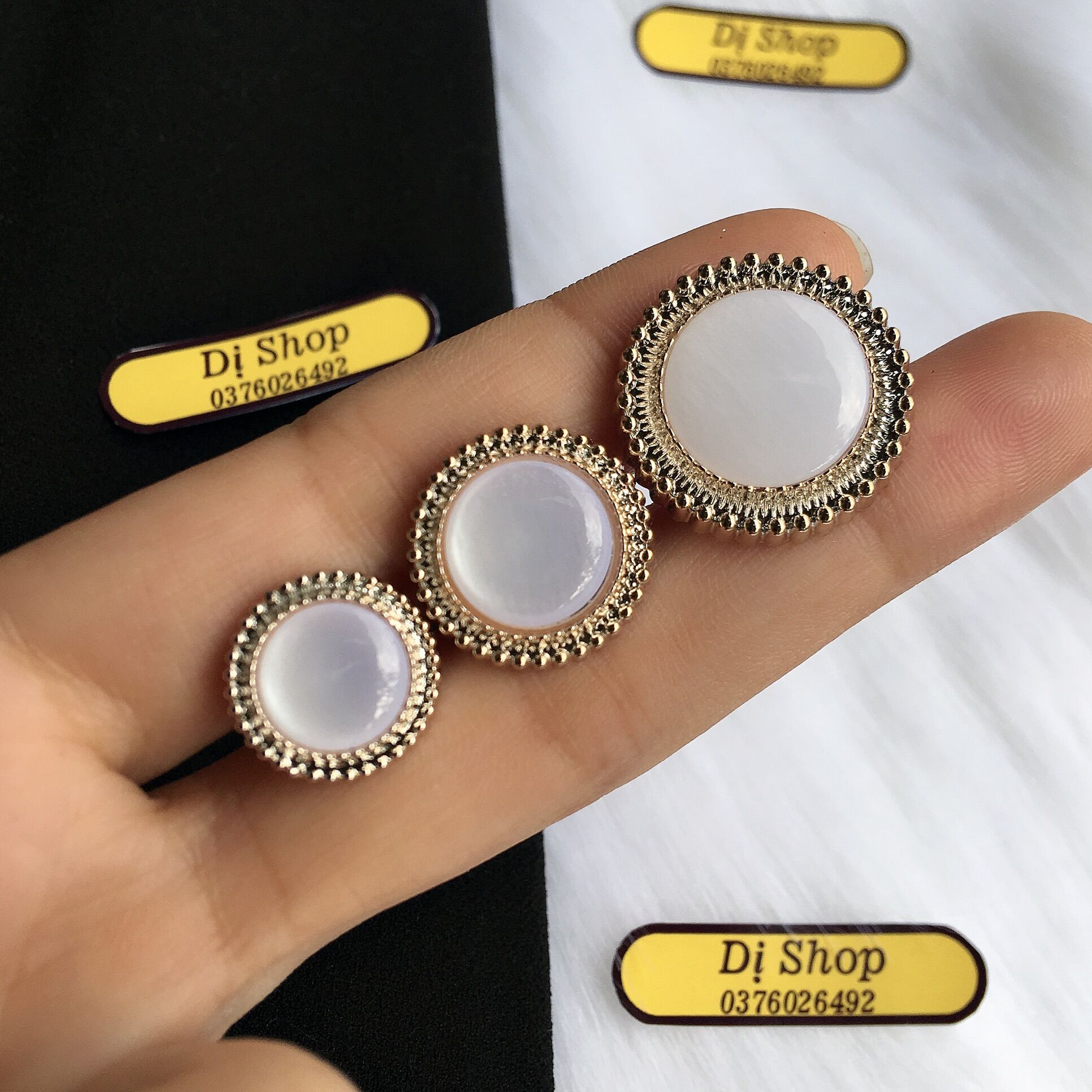 Set 5 nút ngọc thạch viền gai nhiều size