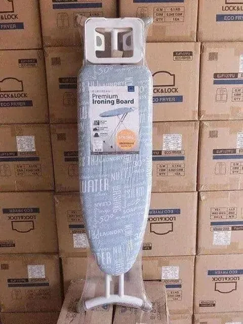 Cầu Là Ủi Quần Áo Cao Cấp Chân Cao Lock&Lock F00141 (Hàng chính hãng)