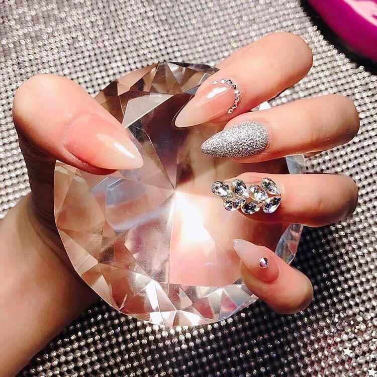 đá chụp hình 80 mm nail