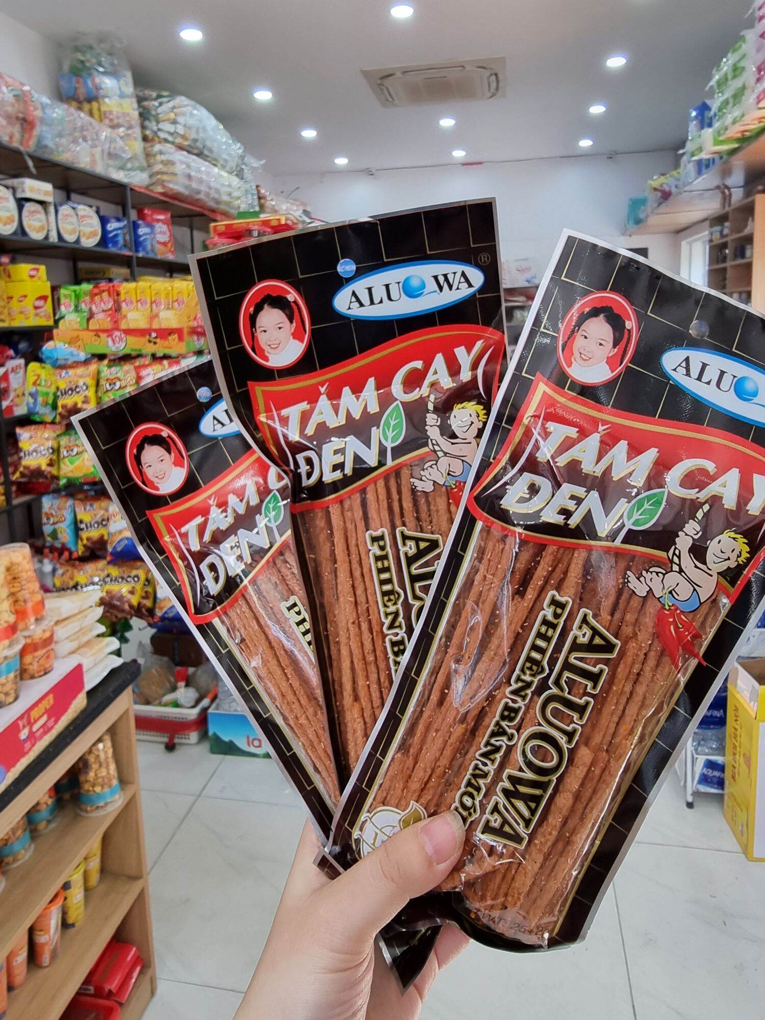 Bịch 50 gói Tăm cay đen