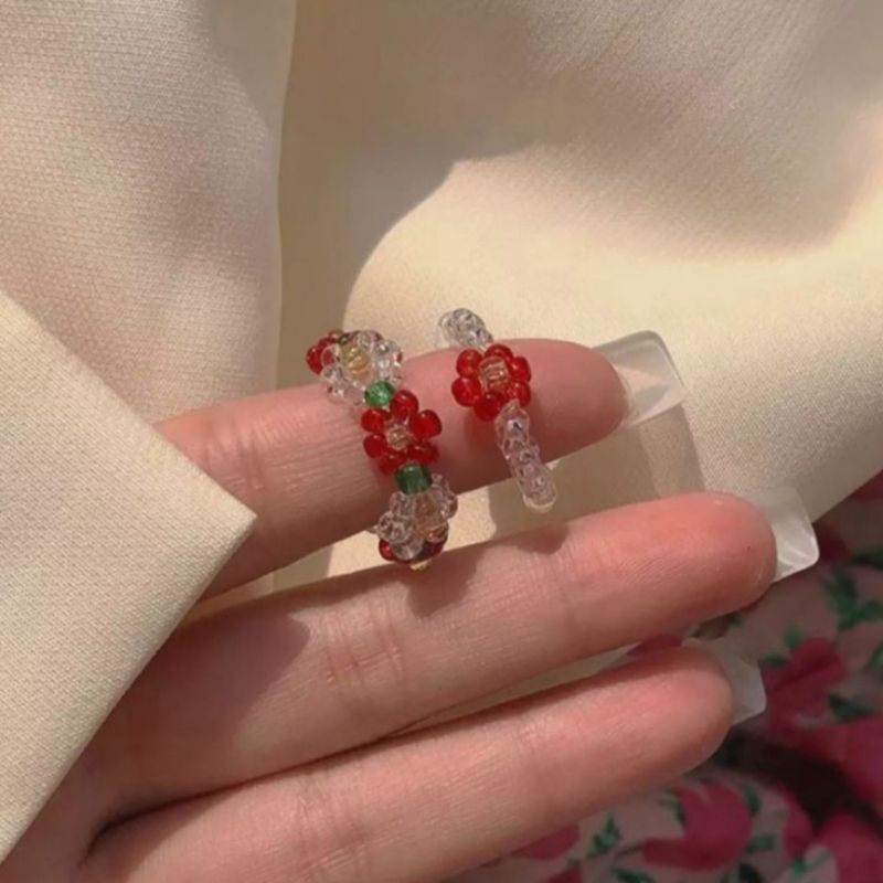 Nhẫn hạt cườm handmade kết hoa màu đỏ