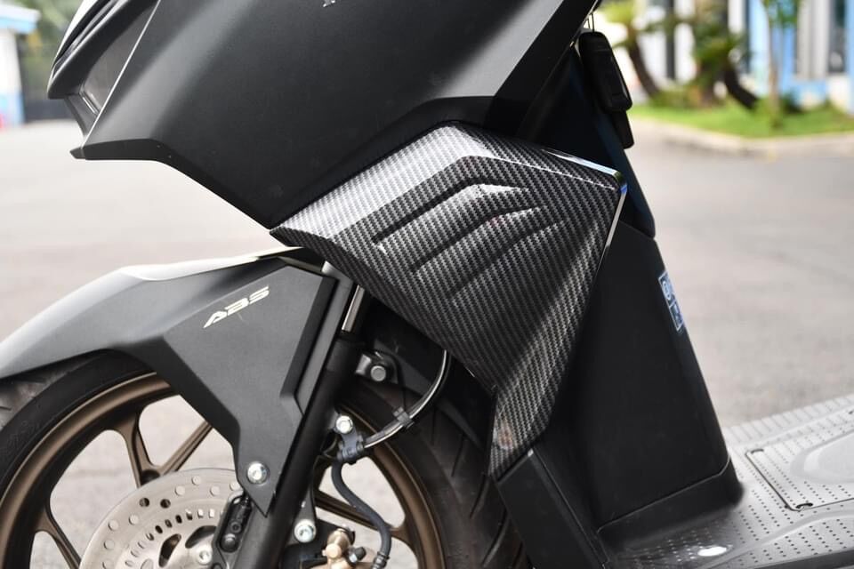 Cặp Ốp yếm Xe Vario 160 đời 2022 Carbon