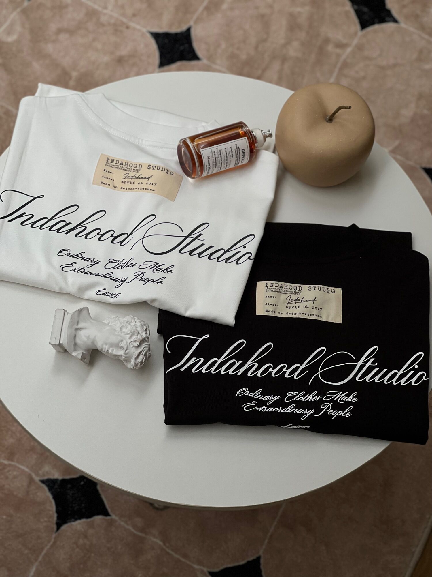 Áo thun rộng oversized INDAHOOD STUDIO FONT TEE Black/White/Dark Wash