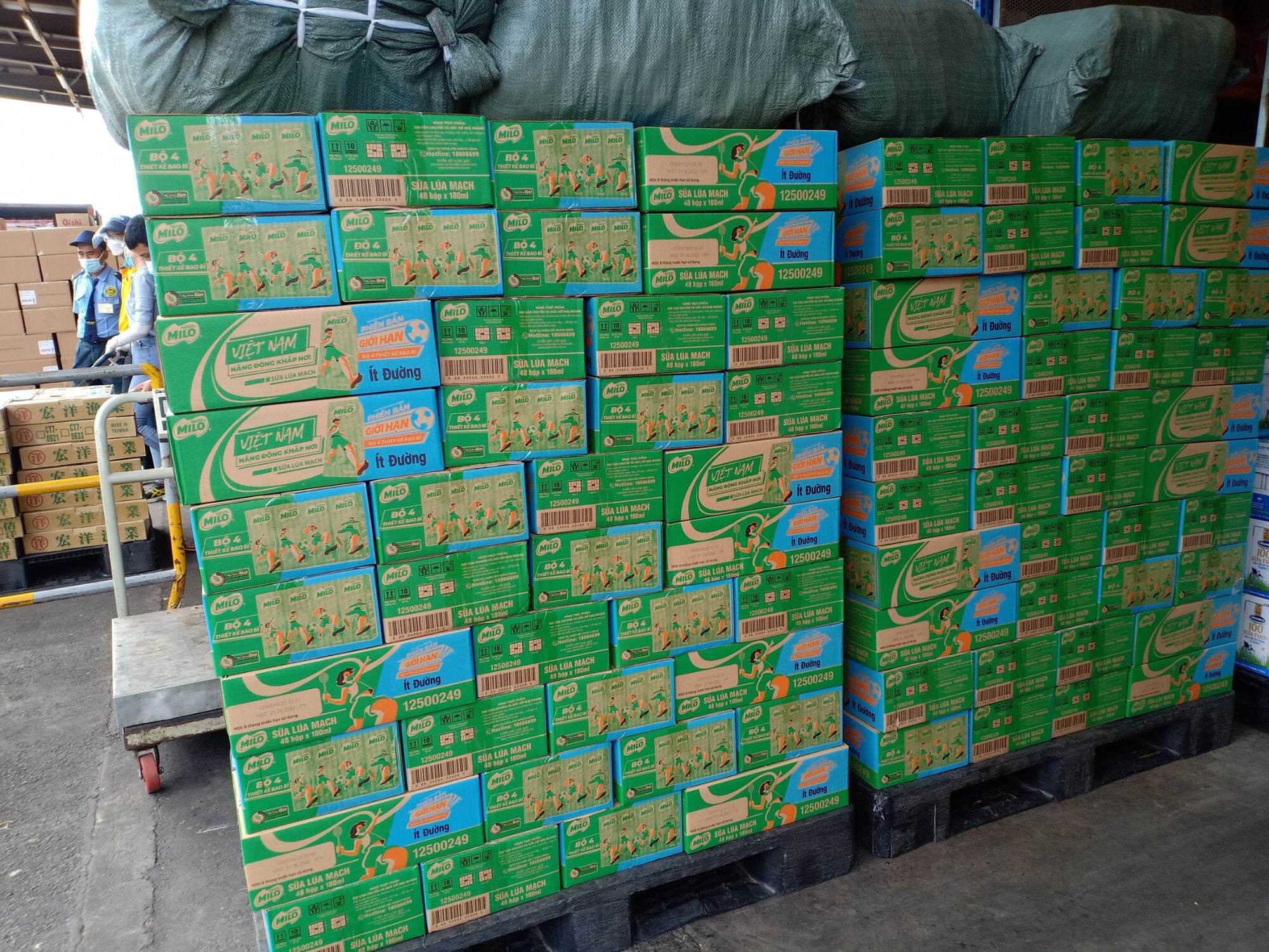 Thùng sữa Milo ít đường (180ml*48 hộp)