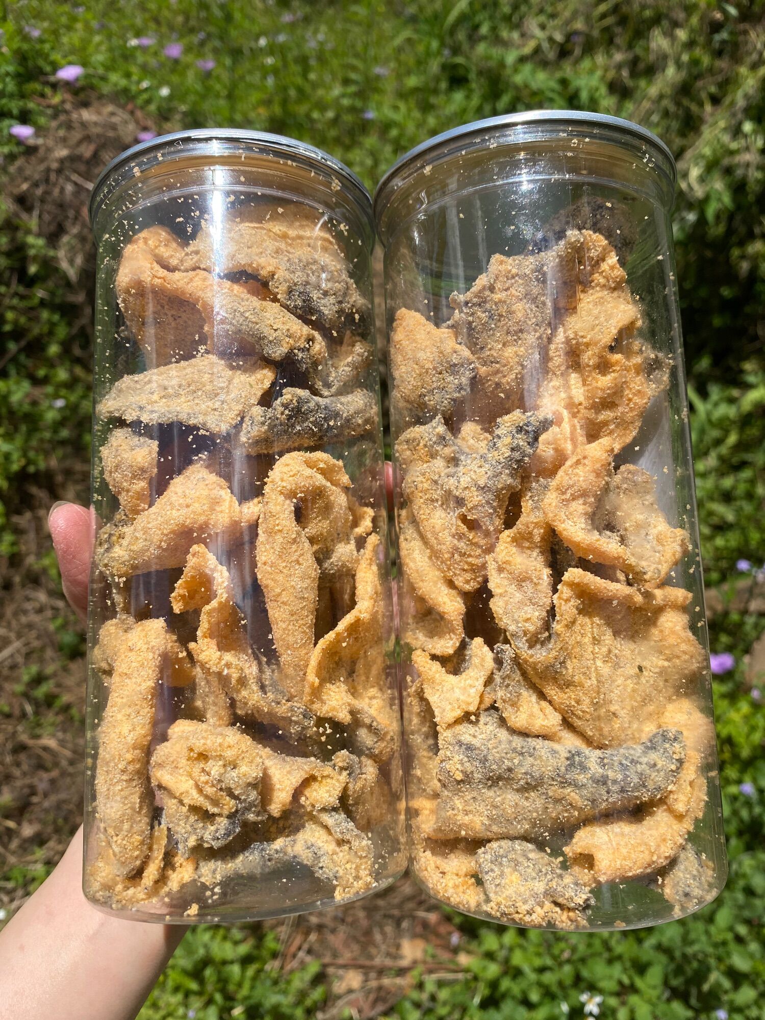 Da cá trứng muối lon 200G