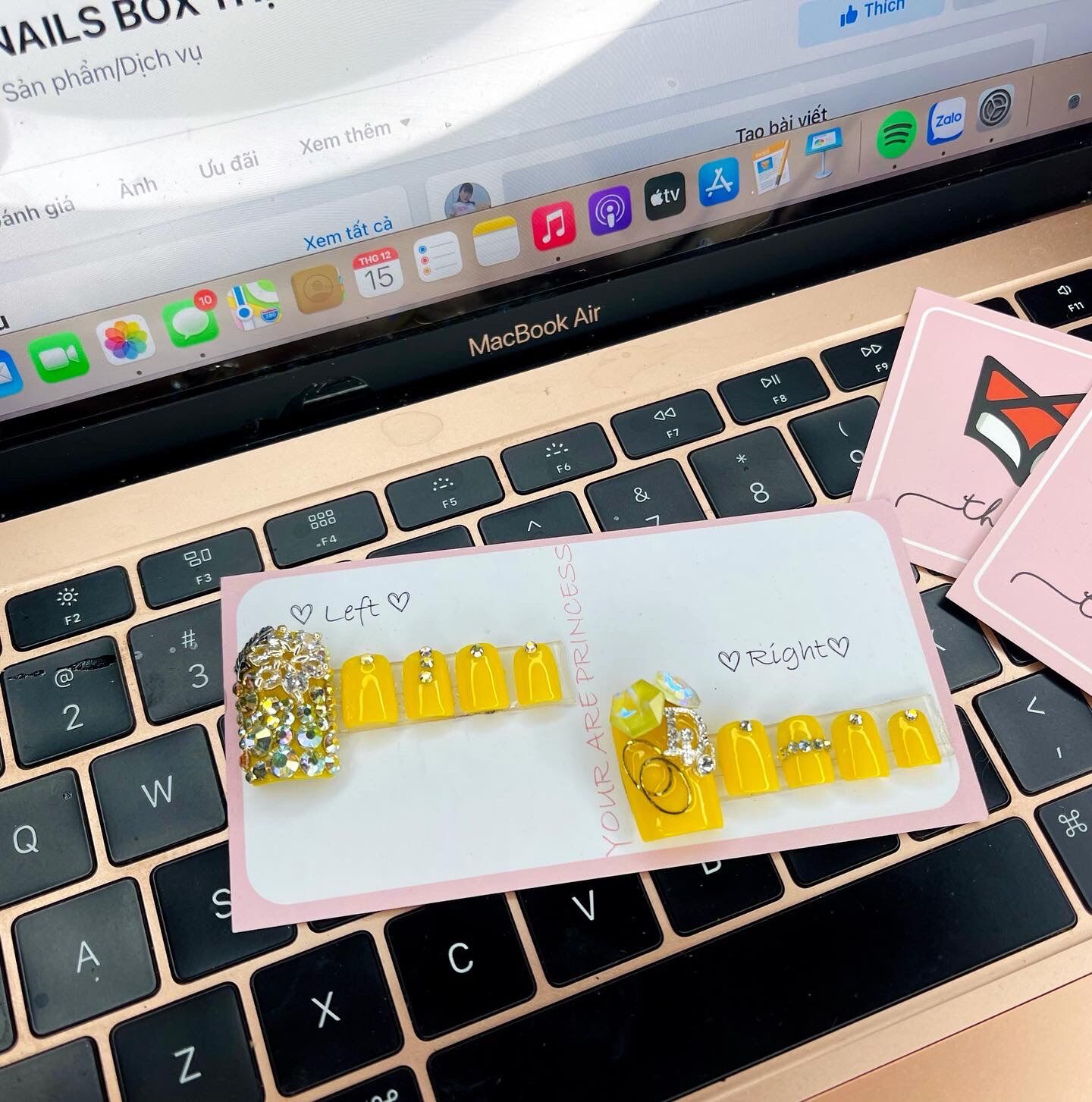 [ nails box] móng chân giả đính đá tone vàng