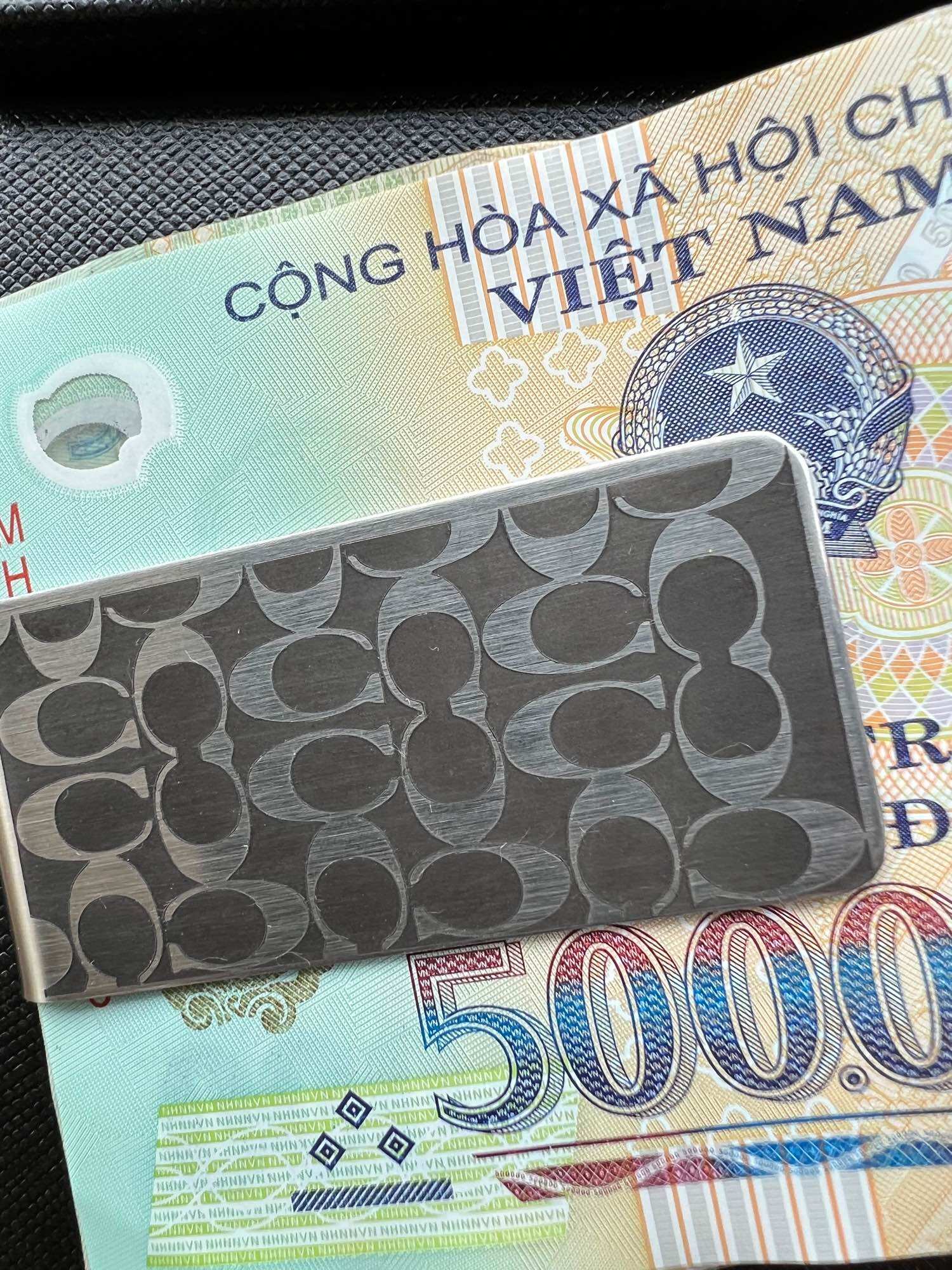Kẹp tiền C