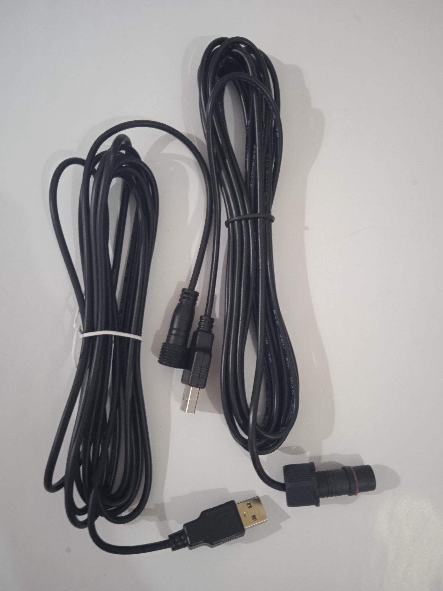 Dây sạc đèn năng lượng mặt trời qua cổng sạc USB