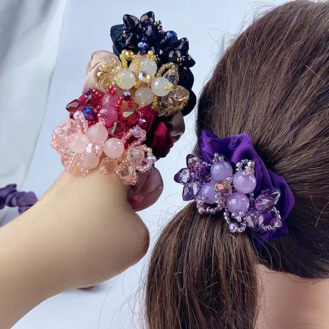 Cột tóc vải lụa đính đá sang trọng