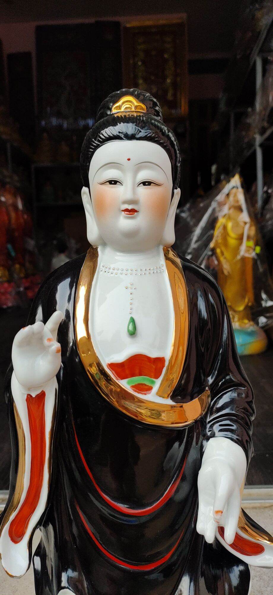 Tượng diêu trì địa mẫu cao 46 cm.