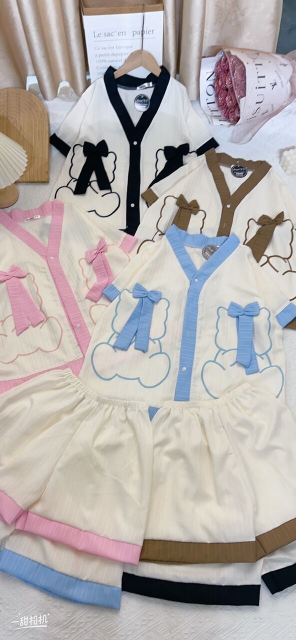 Sét bộ đùi  Pyjama nơ cổ Y phối viền.