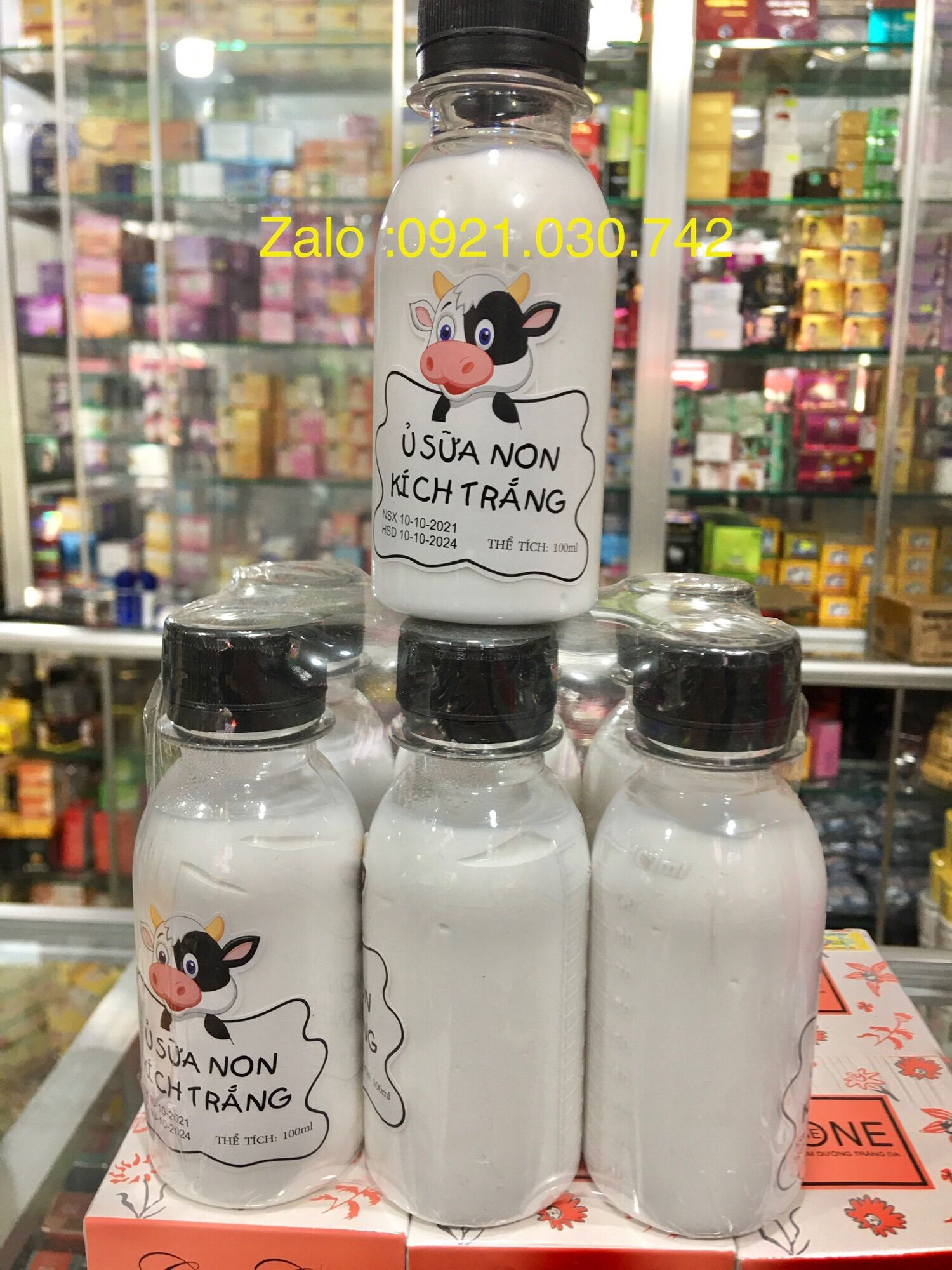 Kem ủ sữa non trắng da con bò chai 100ml