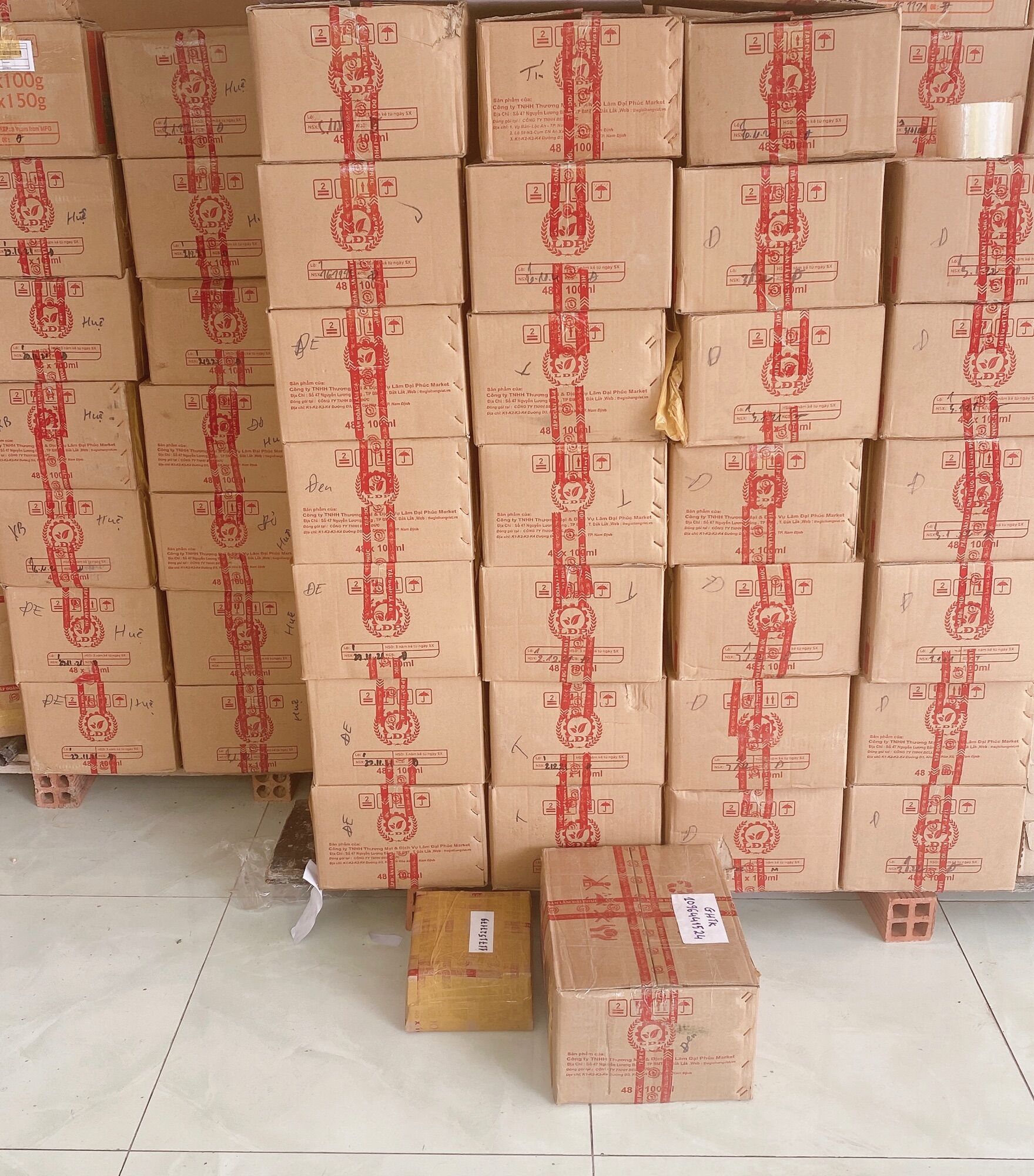 5 CHAI NƯỚC XẢ VẢI KHÔ ( màu đỏ ) - LÂM ĐẠI PHÚC