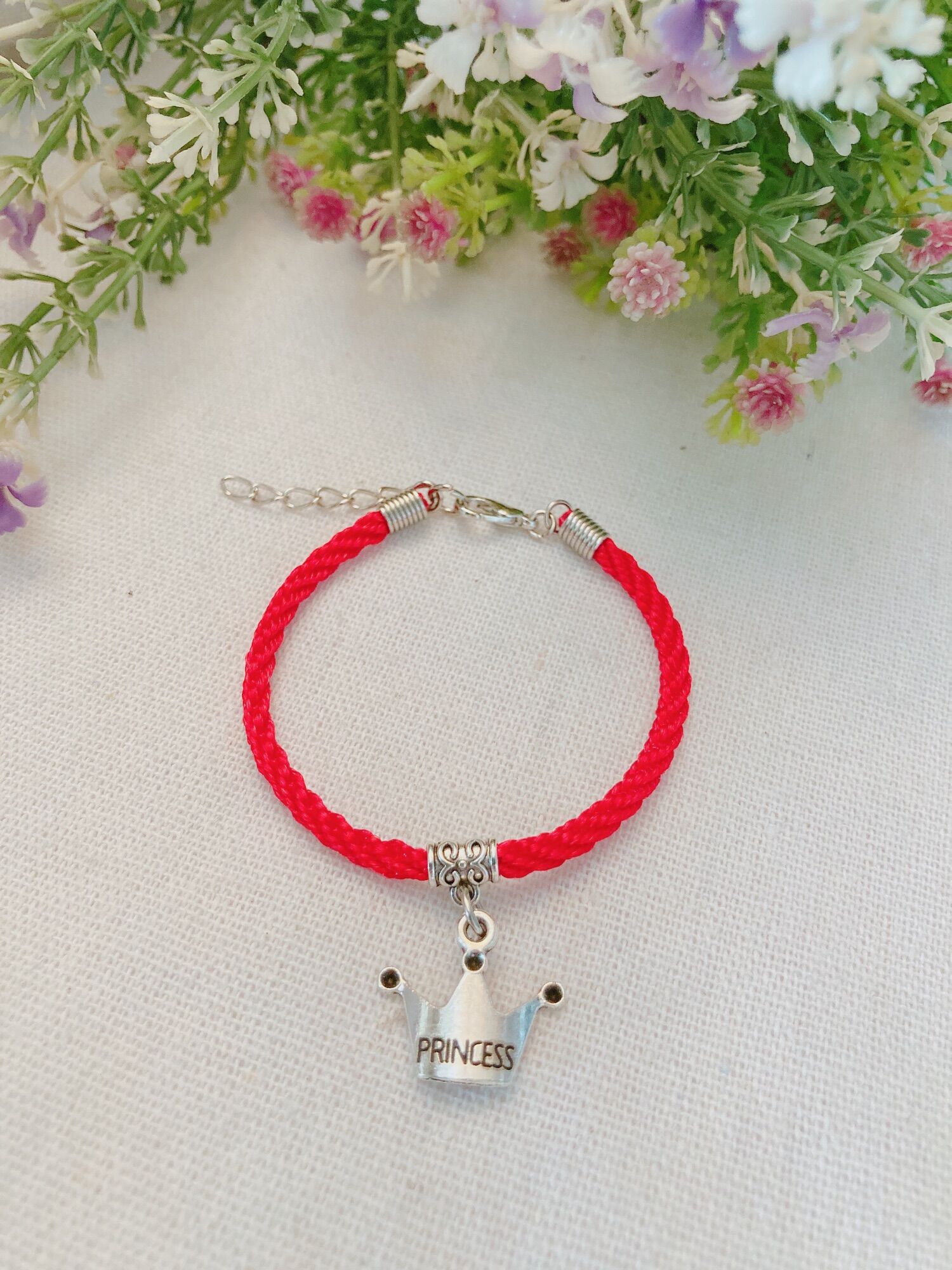 Vòng tay handmade vương miện