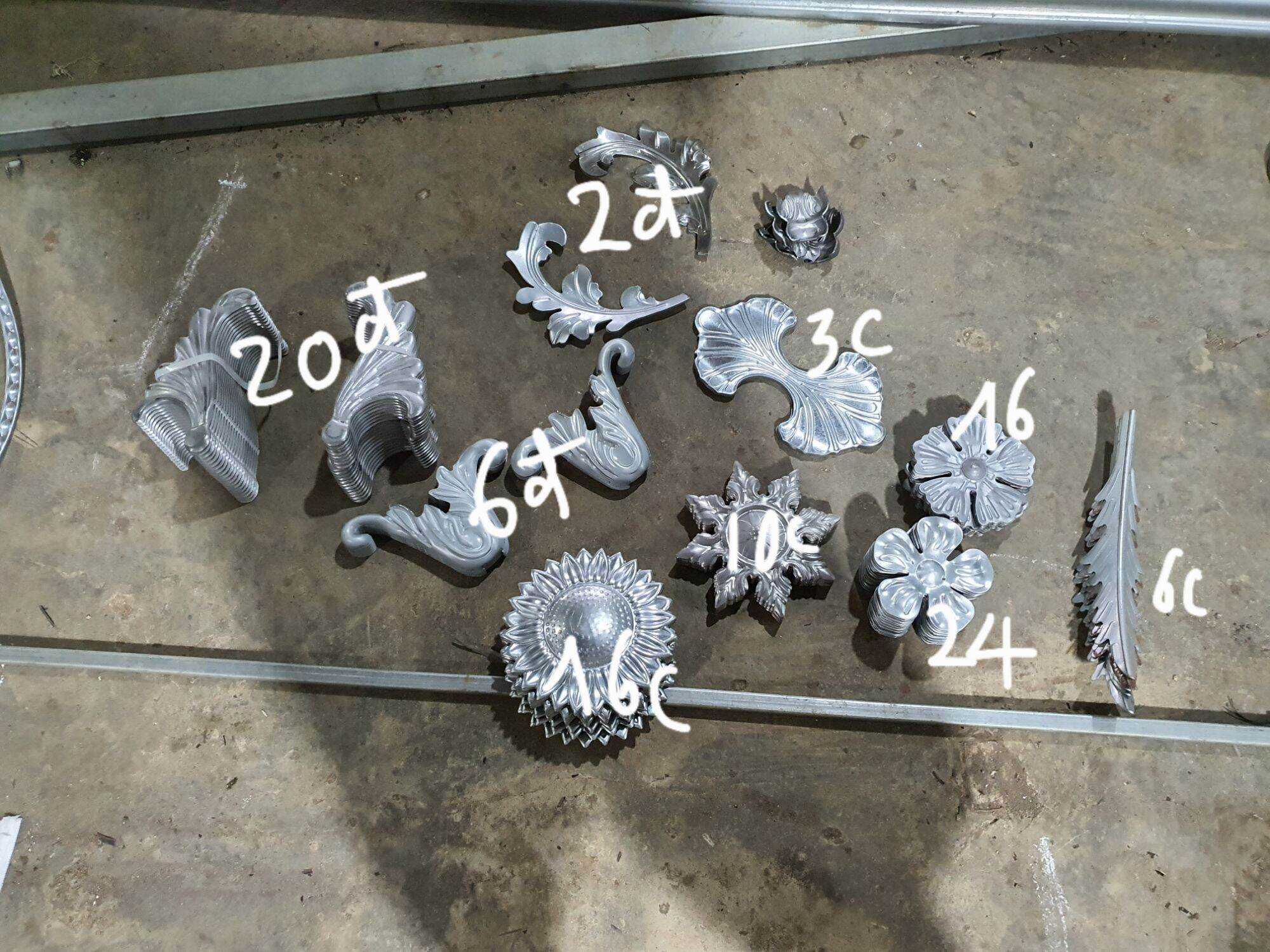 lá dứa sắt dập dài (Số lượng 10 cái)