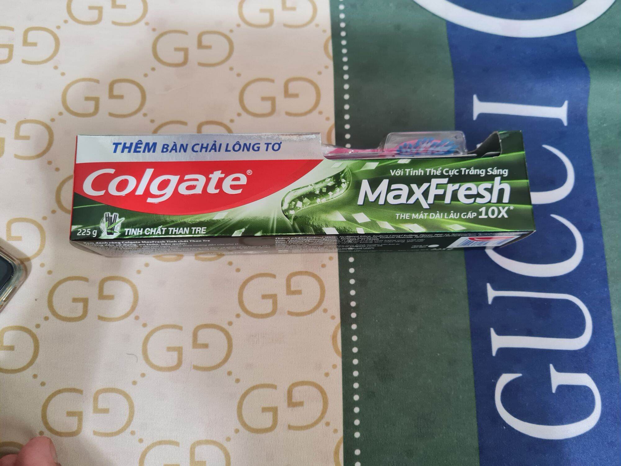 Kem đánh răng Colgate 225g MaxFresh