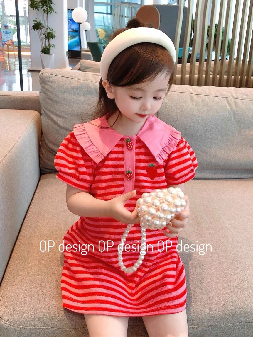 Váy len sọc đỏ cổ bèo thêu trái dâu xinh xắn cho bé gái babycherry