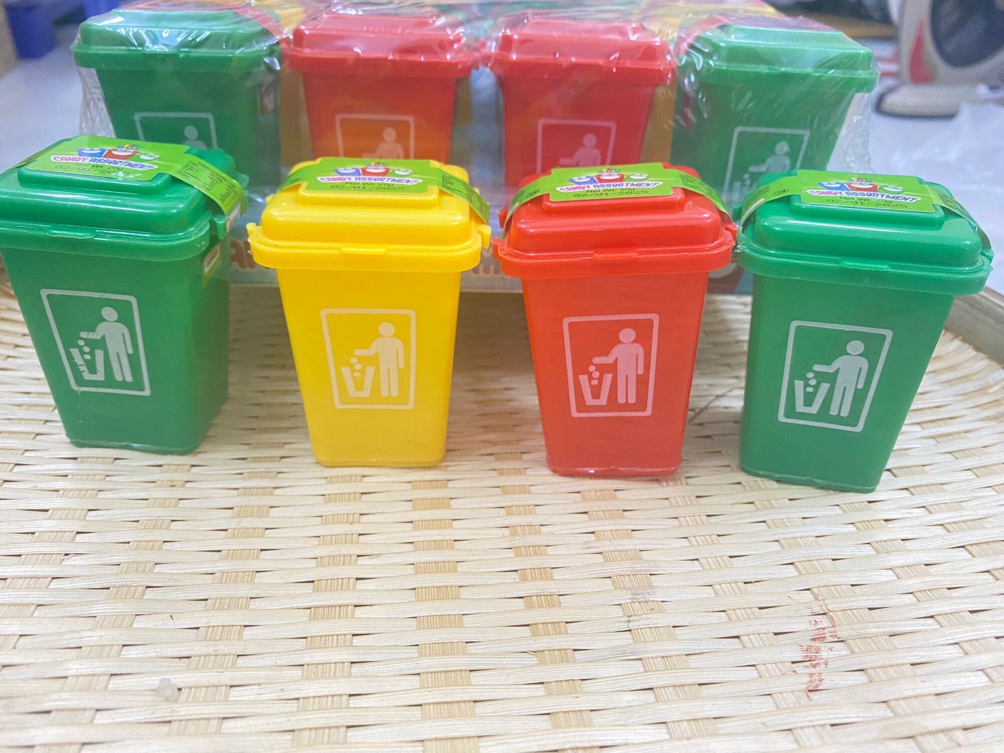 Kẹo Tăm Thùng Rác (hộp)