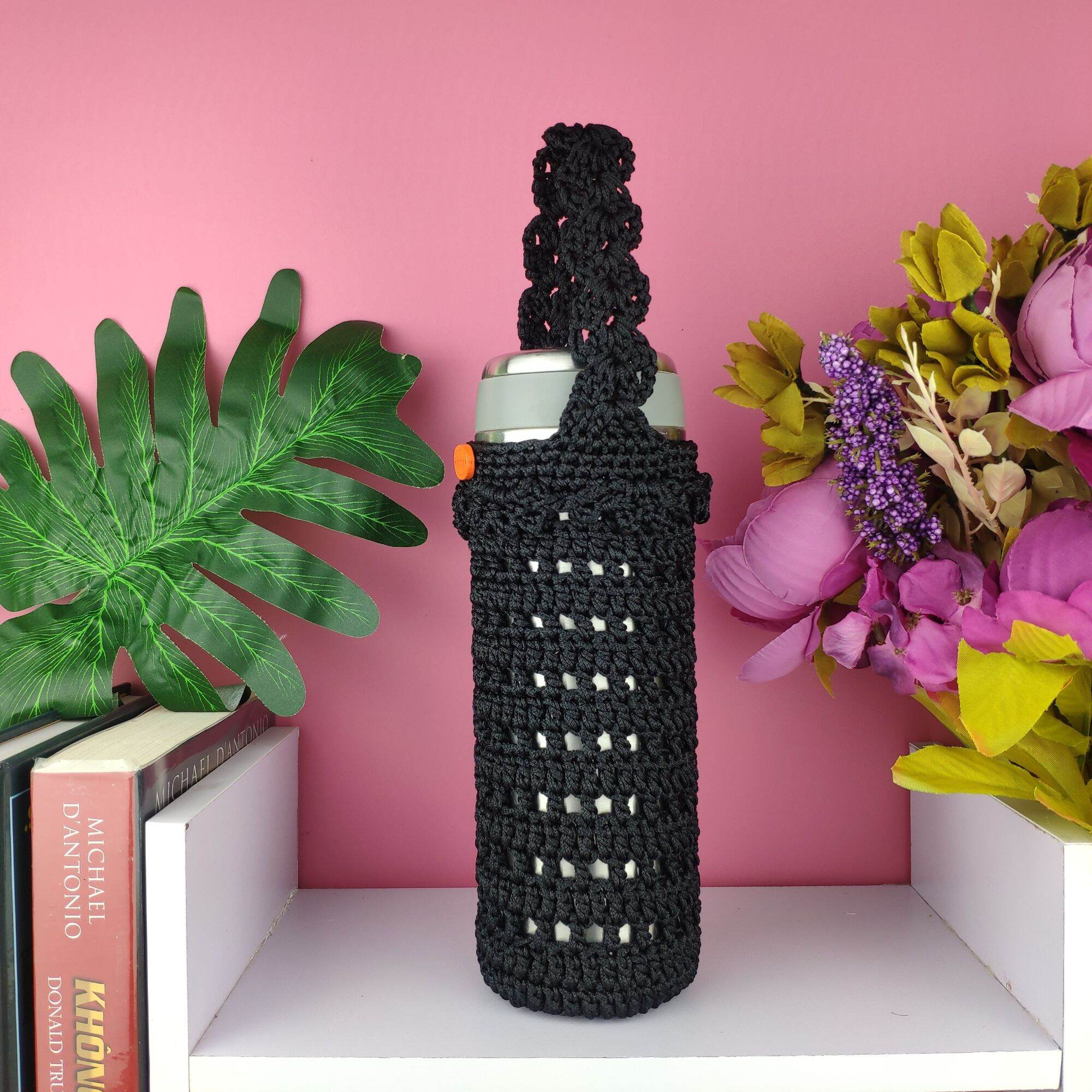 Túi đựng ly giữ nhiệt handmade   | Chất liệu len   | Thiết kế đan móc   | Có quai cầm   | Phù hợp đựng ly giữ nhiệt   | Trong nhà bếp hoặc văn phòng