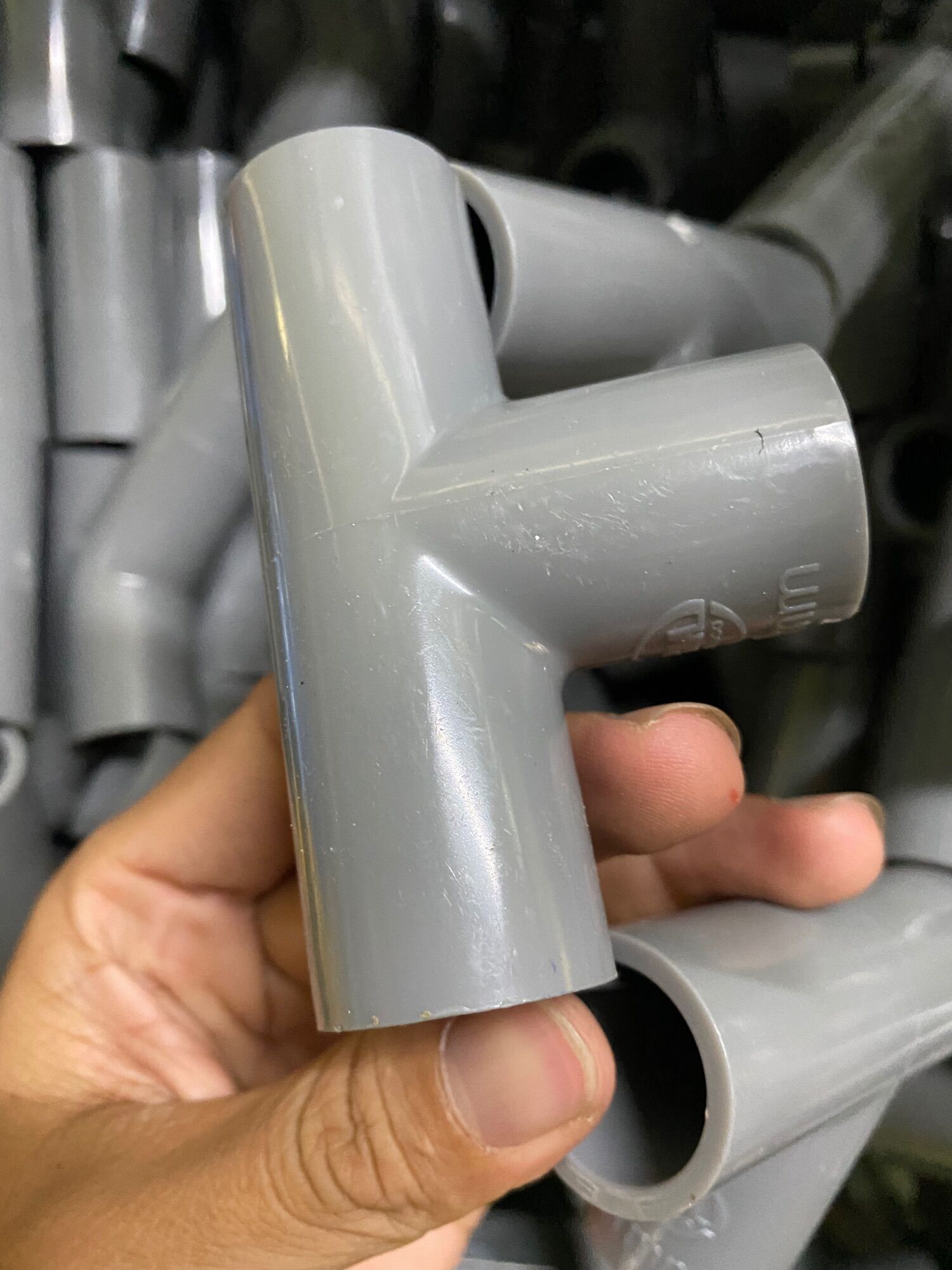 Phụ kiện ống nhựa phi 42 PVC Bình Minh (Nối 42, Co 42, tê 42, lơi 42, nối răng trong 42, nối răng ngoài 42)